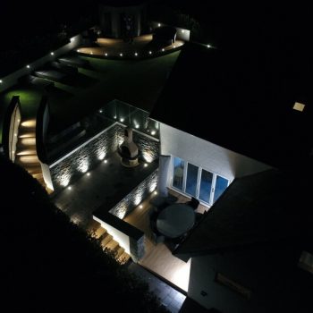 Choose the best outdoor lighting colour temperatures for your garden