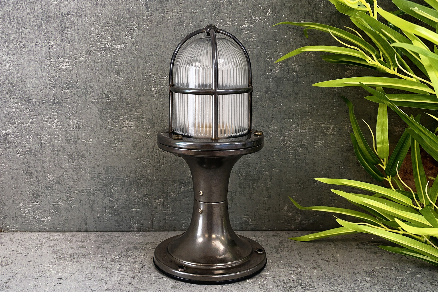 Navigator Wellington Post Lantern - Antique Brass