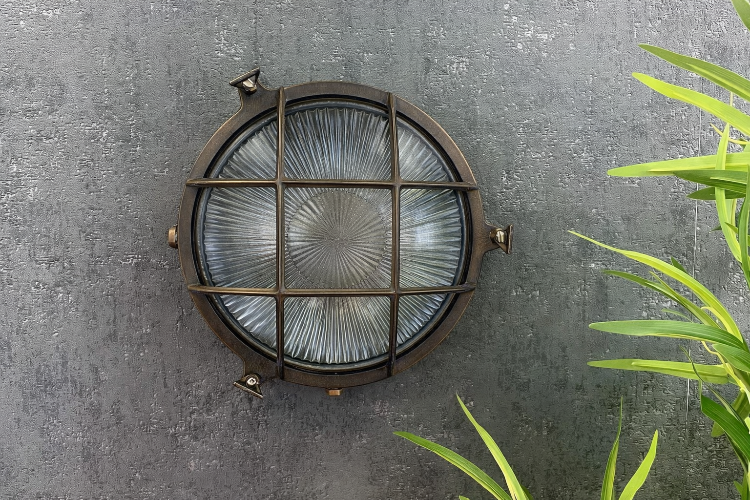 Navigator Grand Cabin Bulkhead Wall Light - Antique Brass