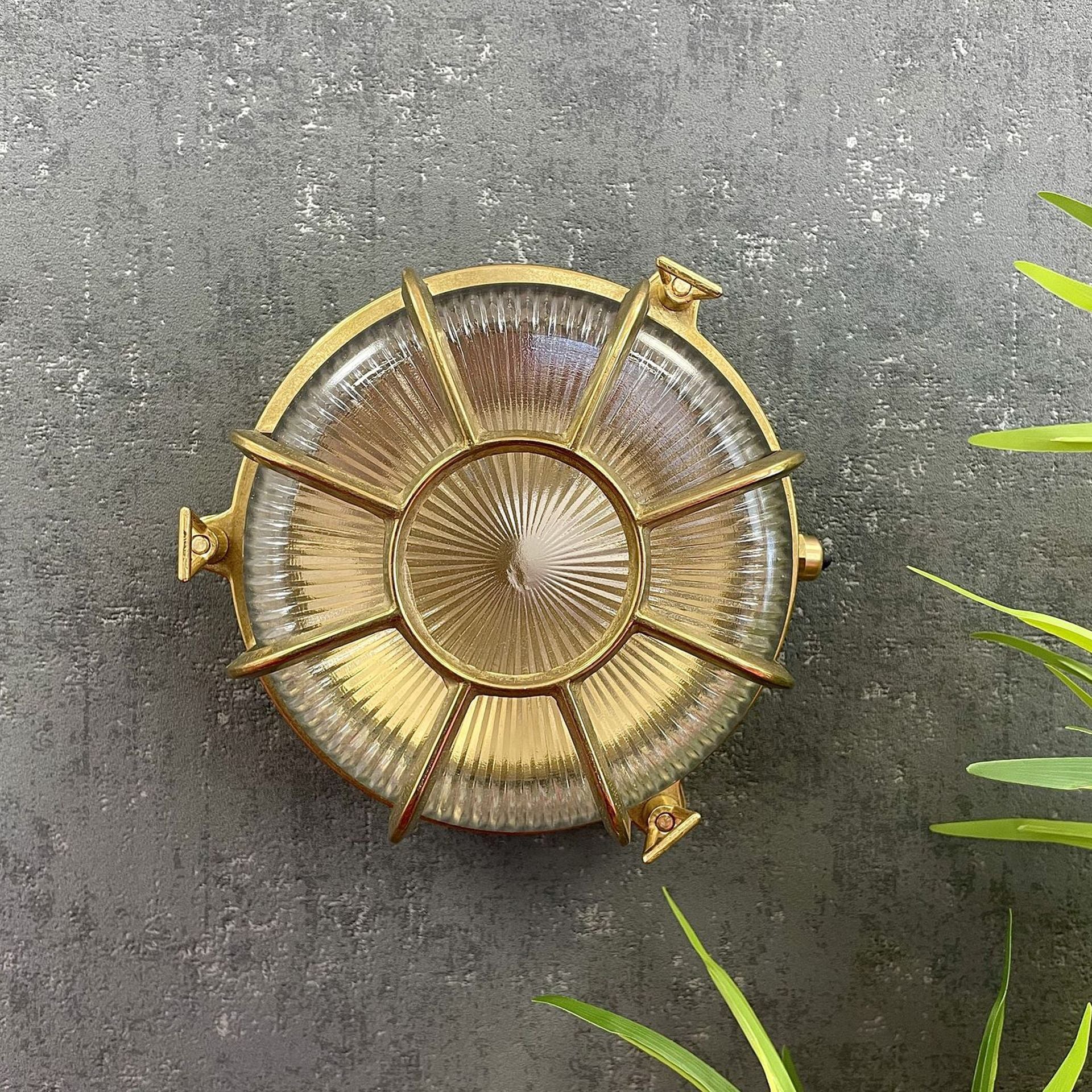 Navigator Grand Capstan Bulkhead - Raw Brass