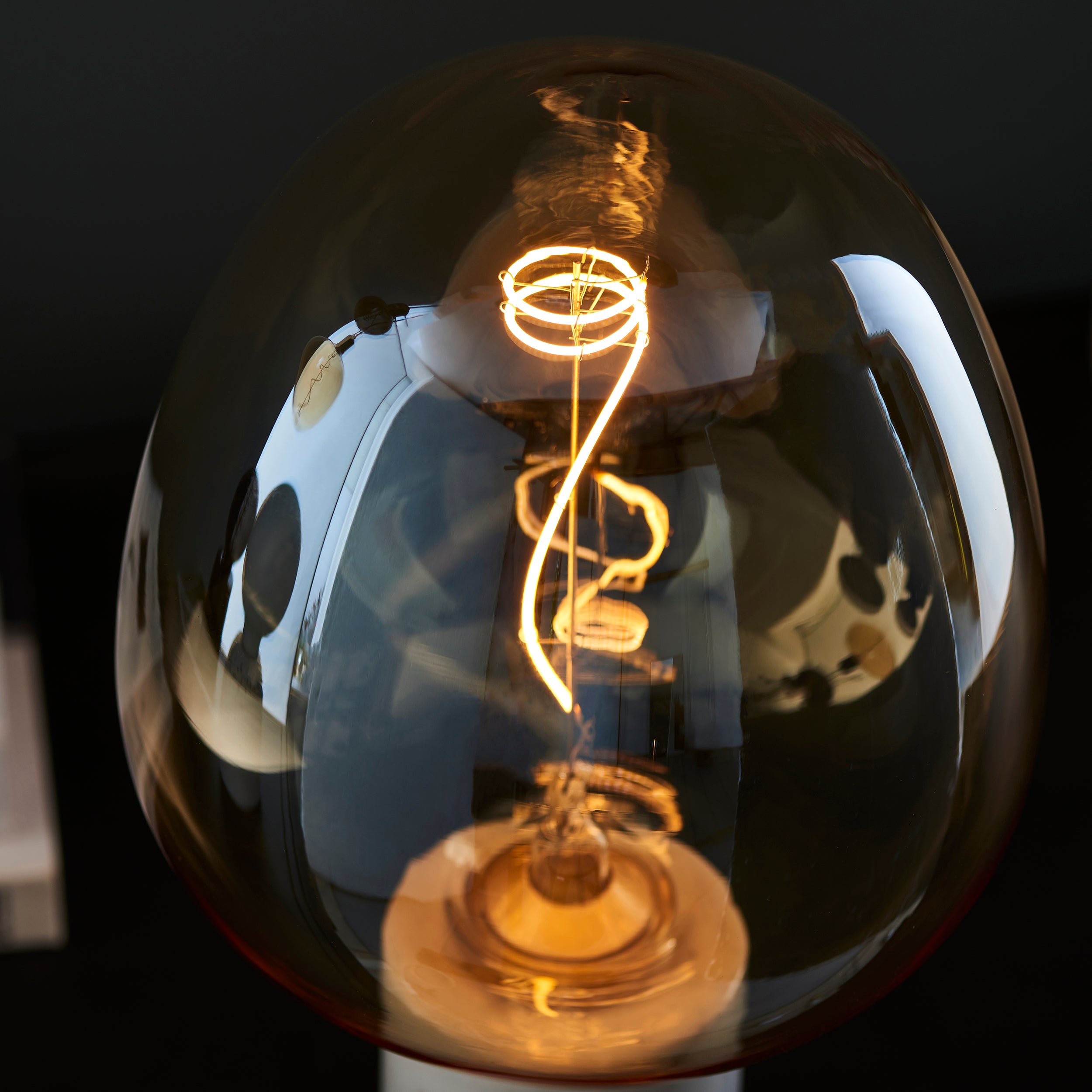 Endon Swirl XL E27 LED 4W Filament Bulb - 2000K - Non-Dimmable - Amber Glass