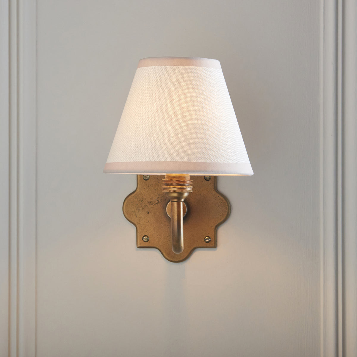 Endon Anvil Curve Wall Light - Antique Brass & Ivy 16cm Vintage White Fabric Shade - detail image 3