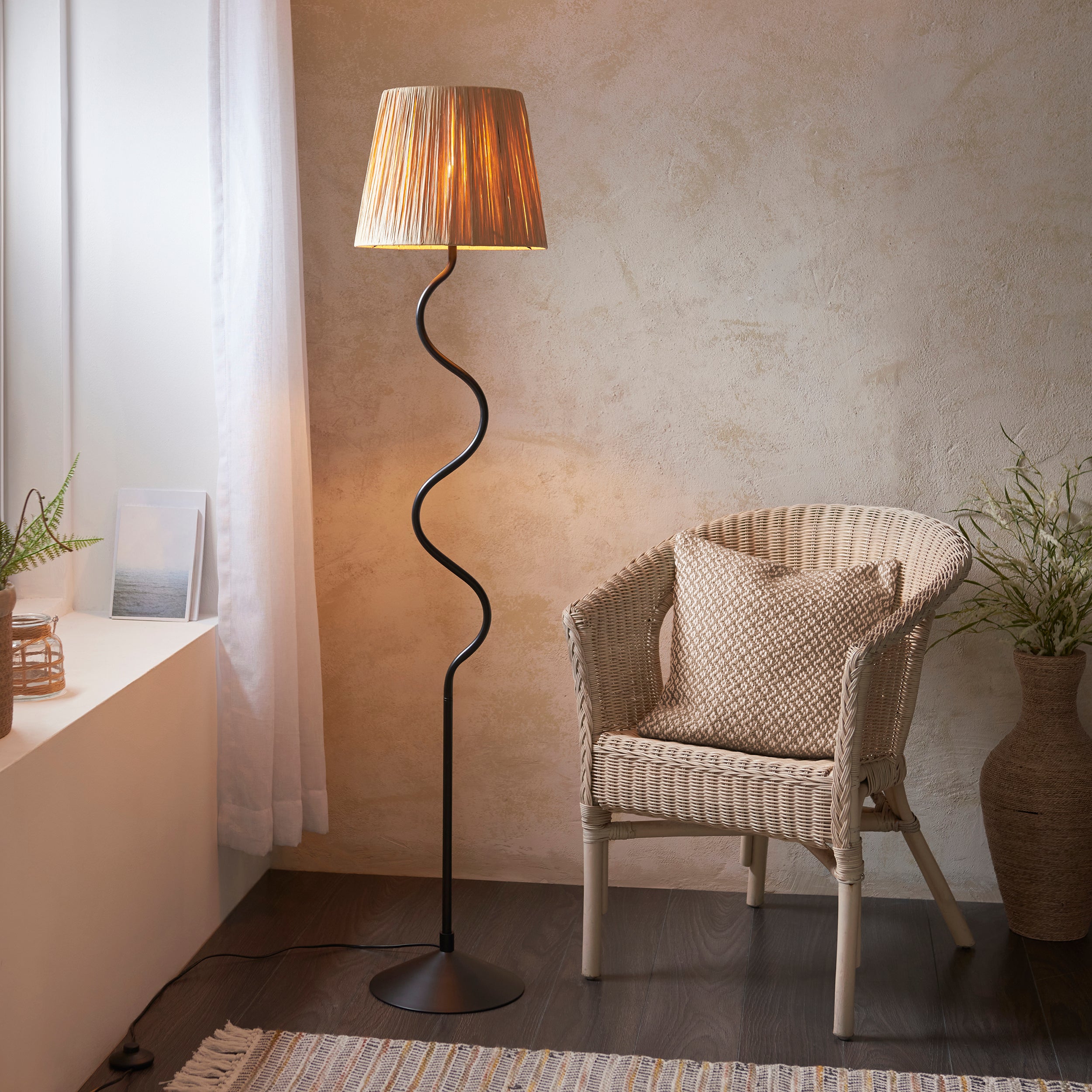 Endon Wriggle Single Light Floor - Matt Black & Natural Raffia