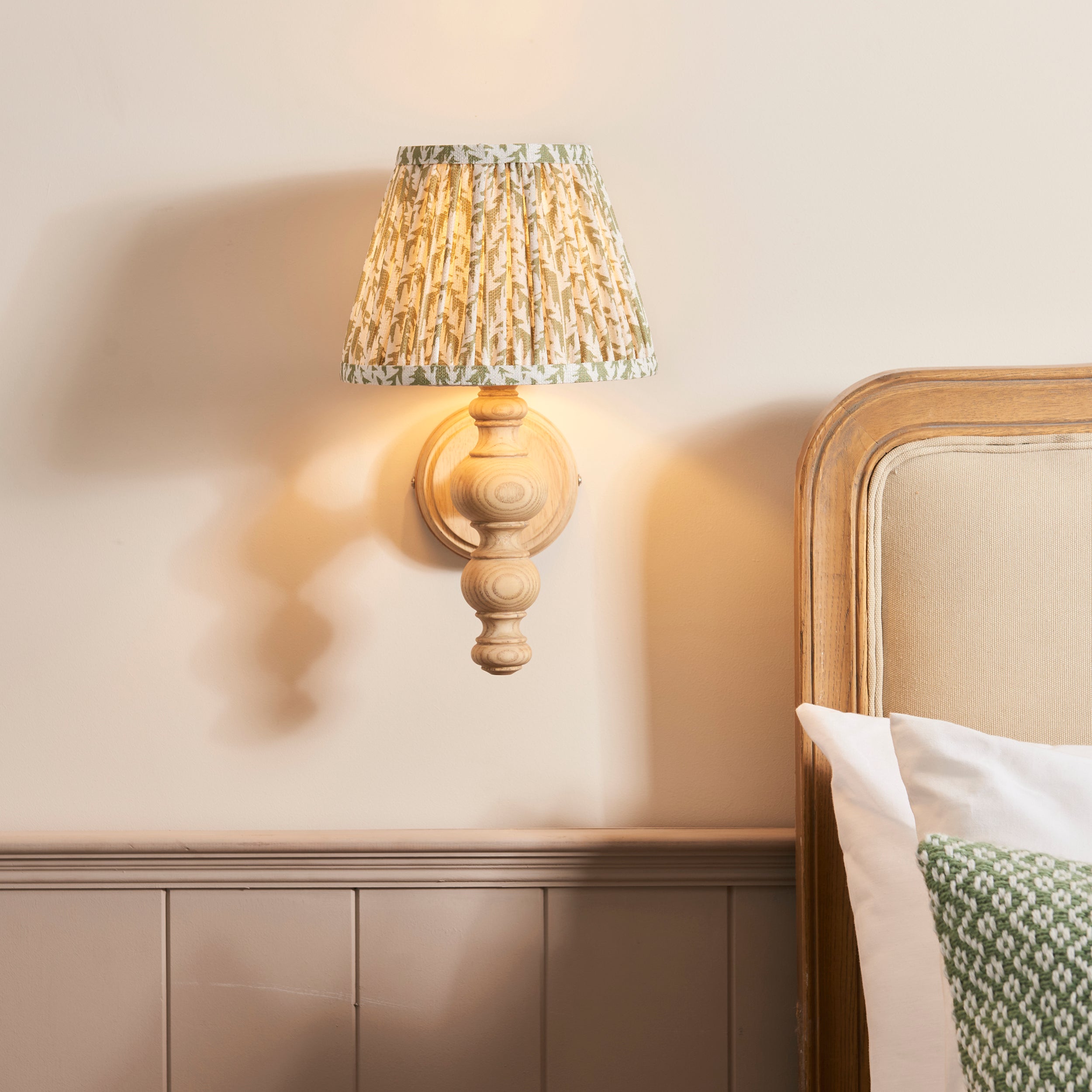 Endon Bibury Wall Light & Leaf 20cm Herb Garden Green Shade