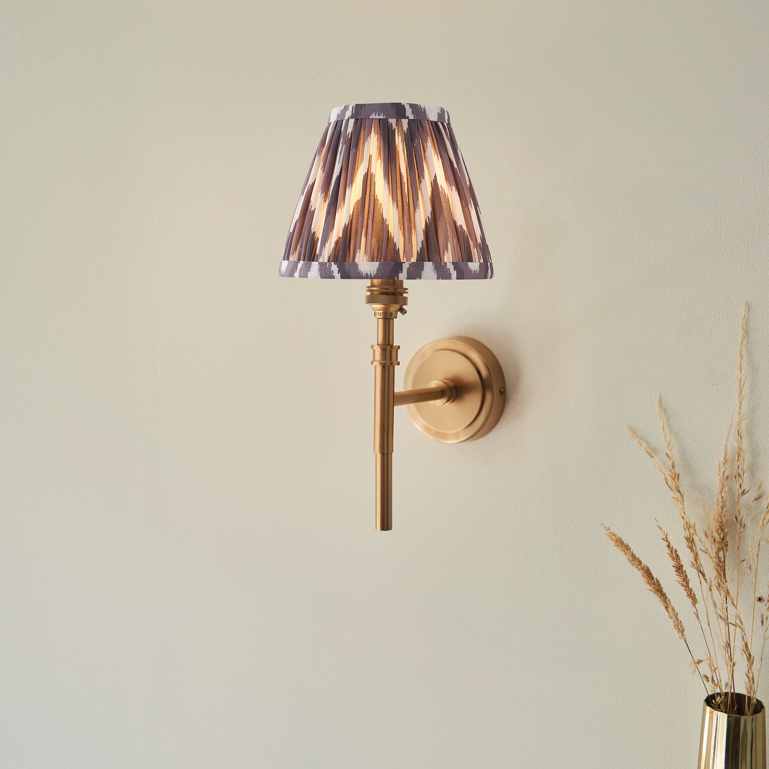 Endon Chester Wall Light & Zigzag 16cm Pearl Grey Shade