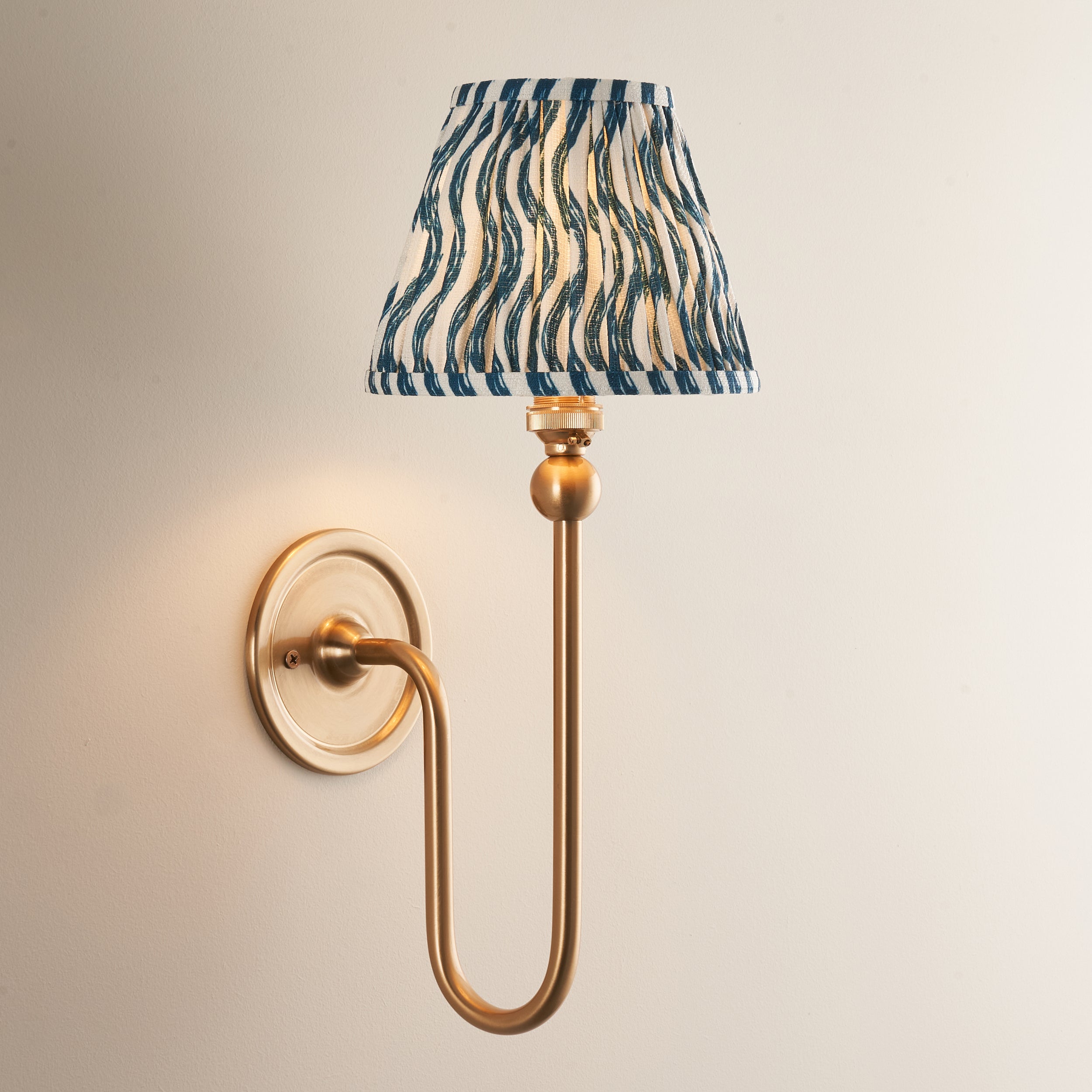 Endon Santiago Wall Light & Ripple 16cm Marlin Blue Shade
