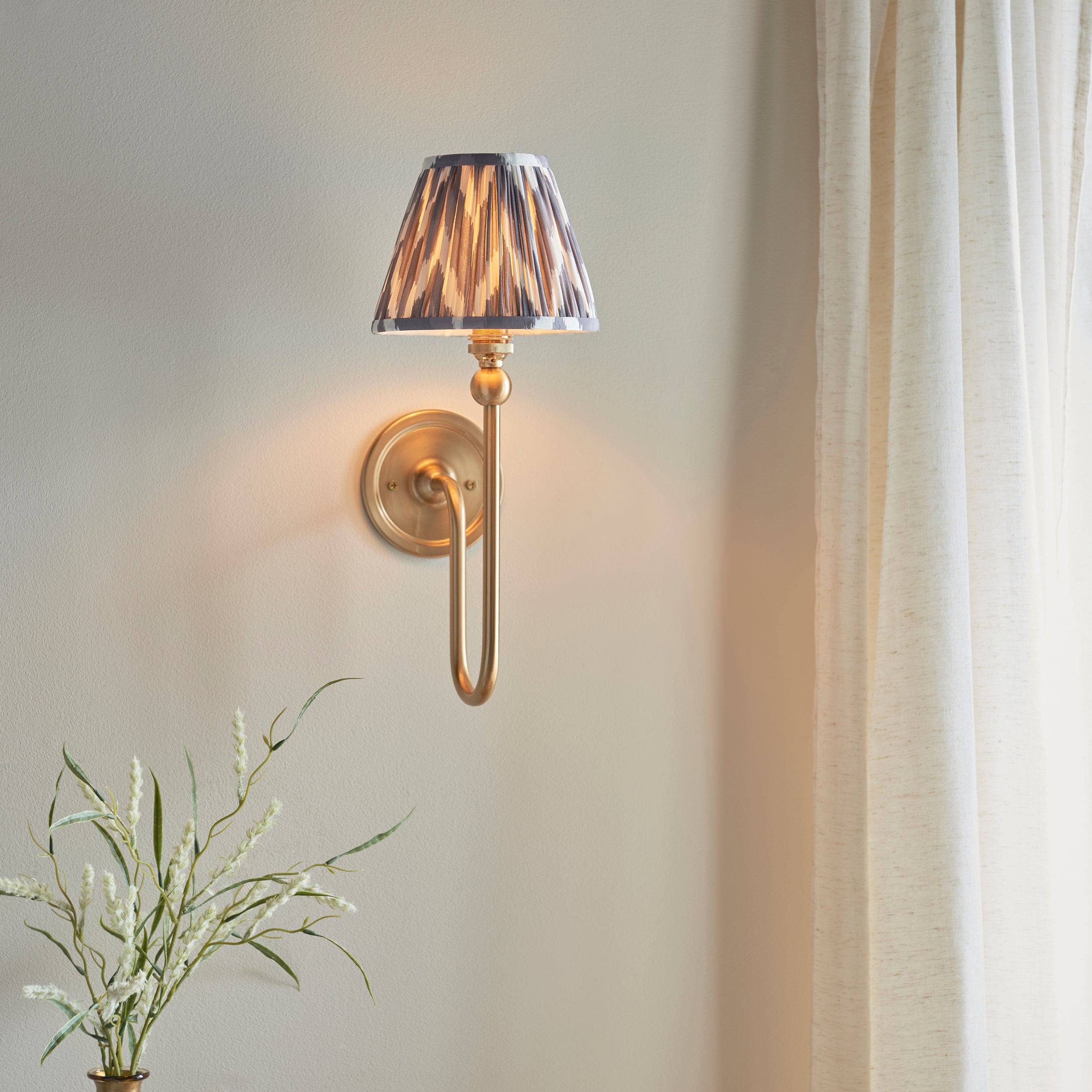 Endon Santiago Wall Light & Zigzag 16cm Pearl Grey Shade
