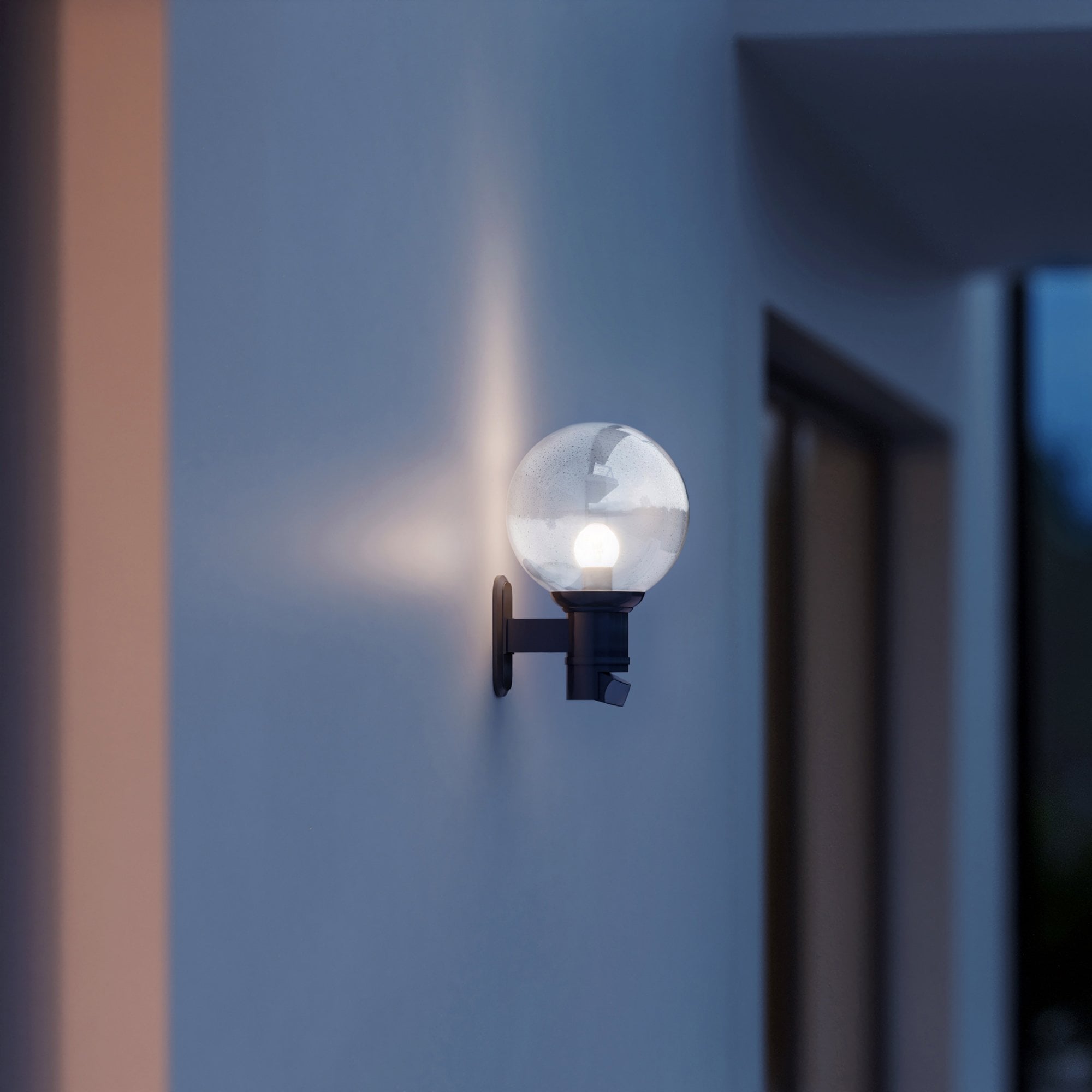 Steinel L 560 S Classic Globe Wall light with 140 degree PIR - White