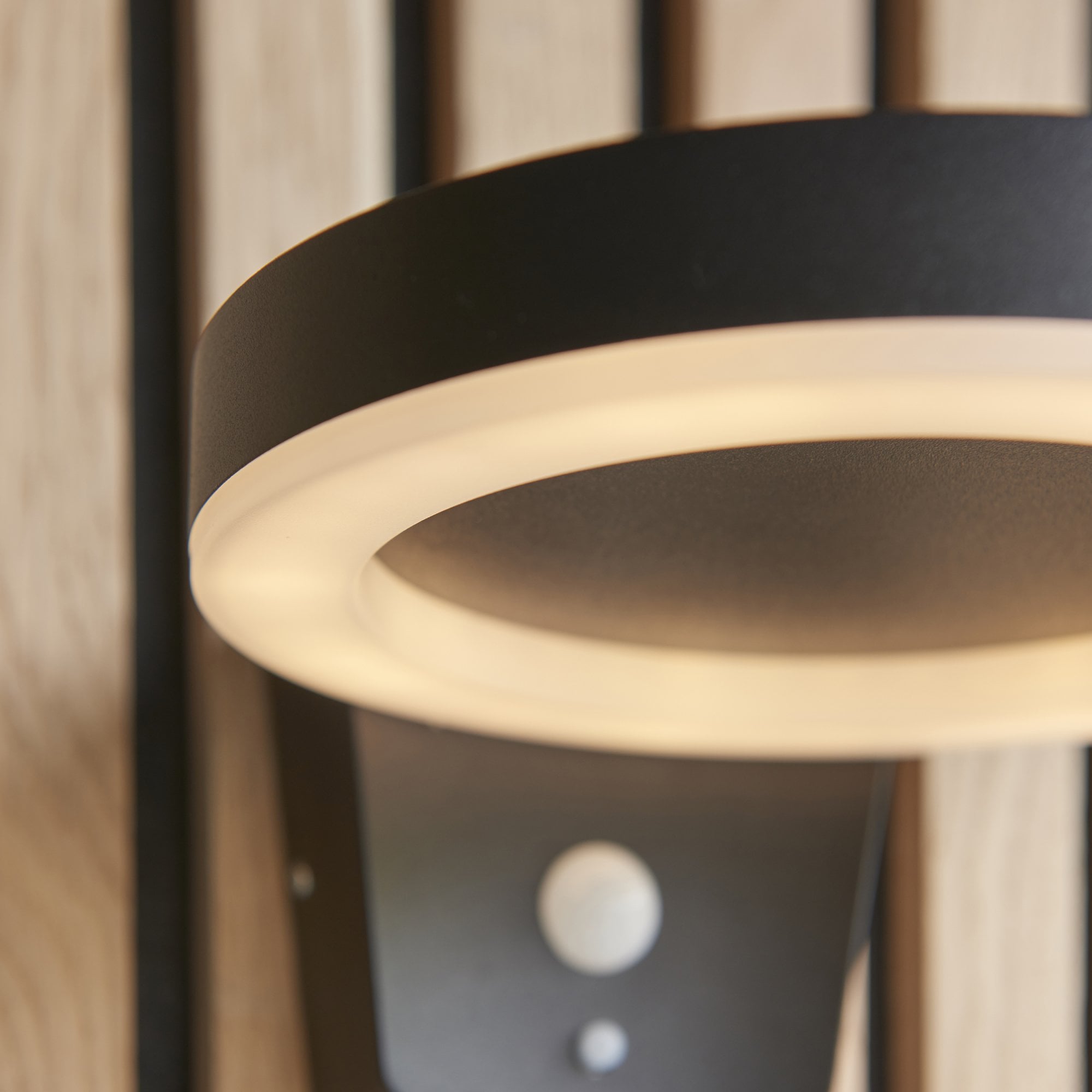 Endon Ebro Single Light Wall - Photocell And Pir - Solar - Textured Black & White Pc