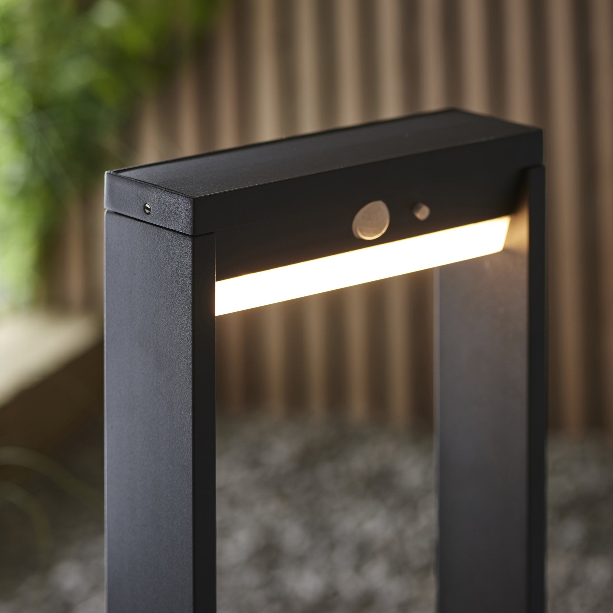 Endon Dannah Single Light Post Light - Photocell And PIR - Solar - Textured Black & White Pc
