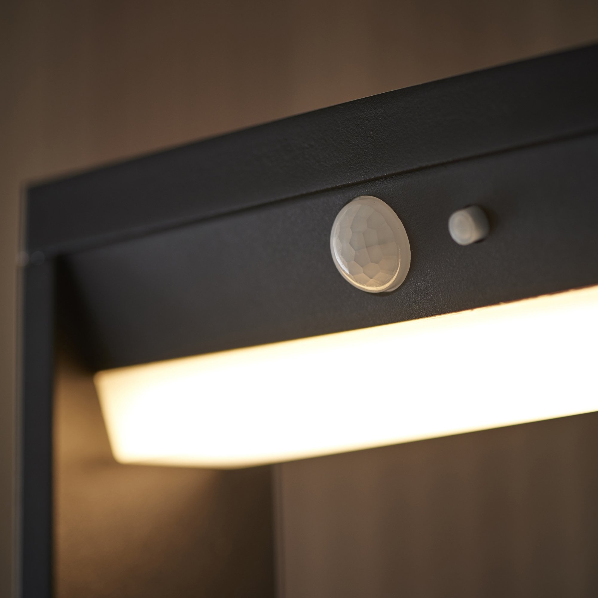 Endon Dannah Single Light Post Light - Photocell And PIR - Solar - Textured Black & White Pc