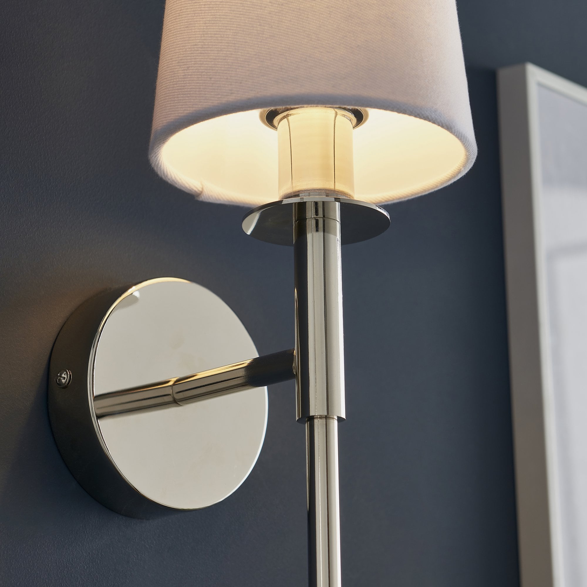 Utopia The Classic Wall Light - Bright Nickel