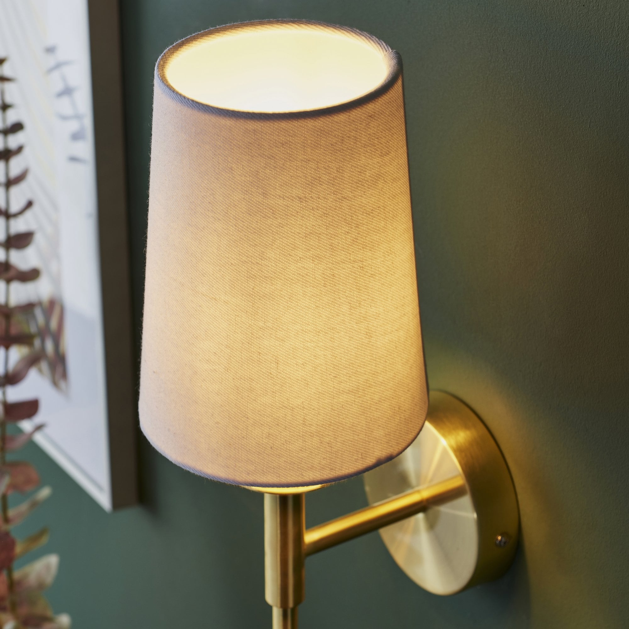 Utopia The Classic Wall Light - Satin Brass