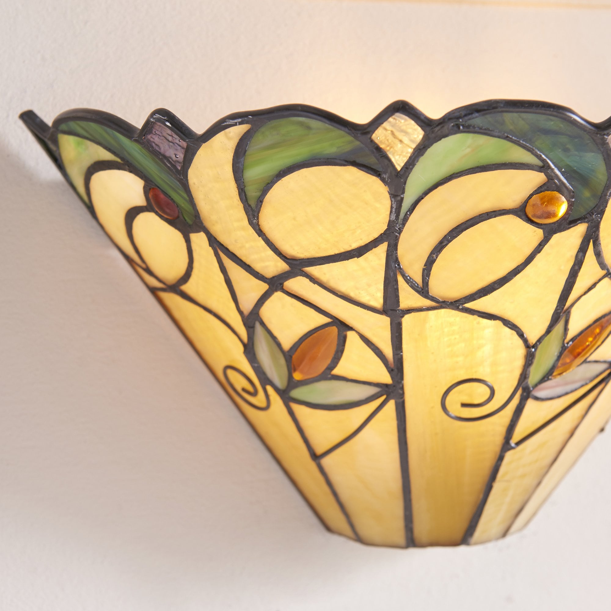 Interiors 1900 Jamelia Single Wall Fitting - Tiffany Glass