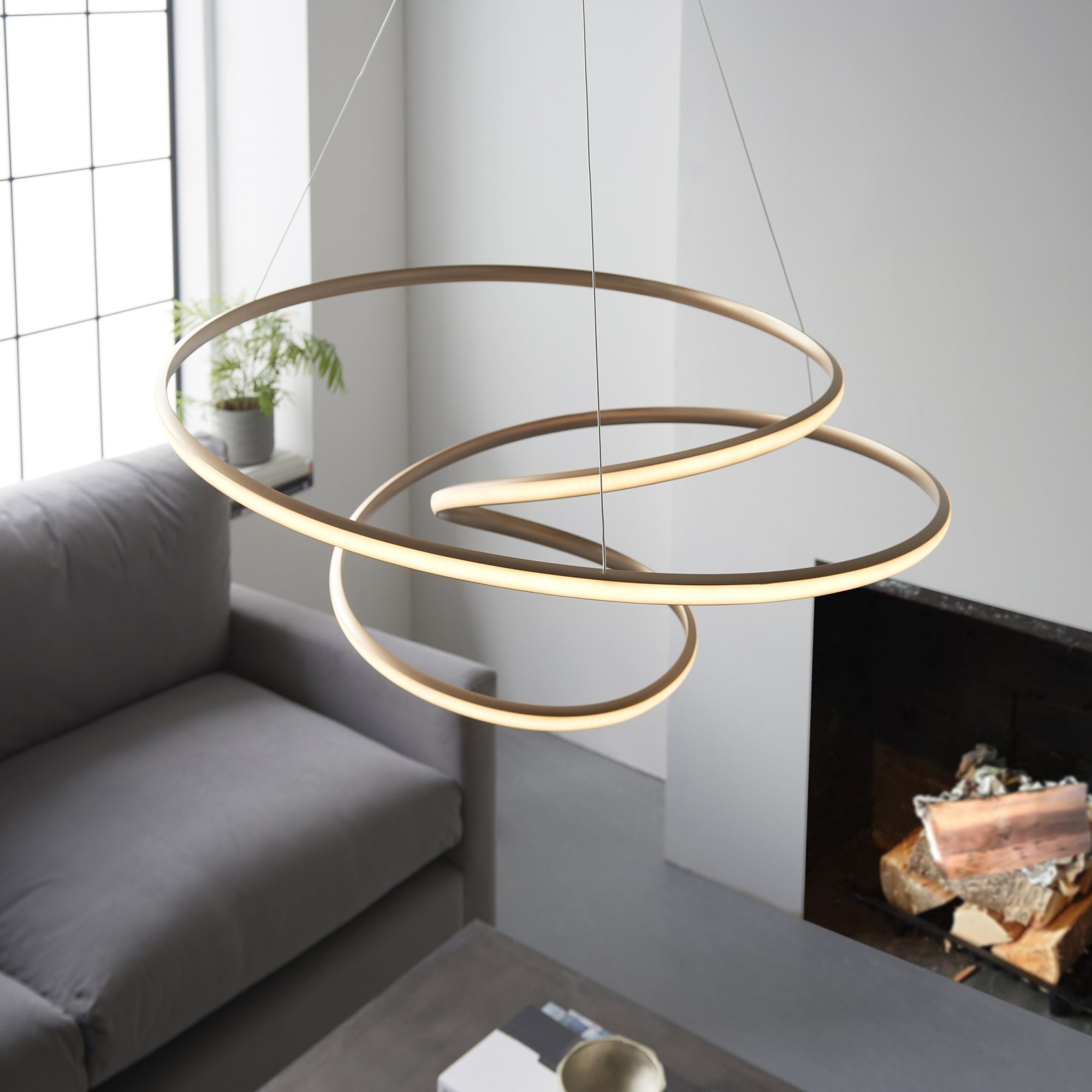 Utopia Ribbon Hoop Pendant - Gold - Large