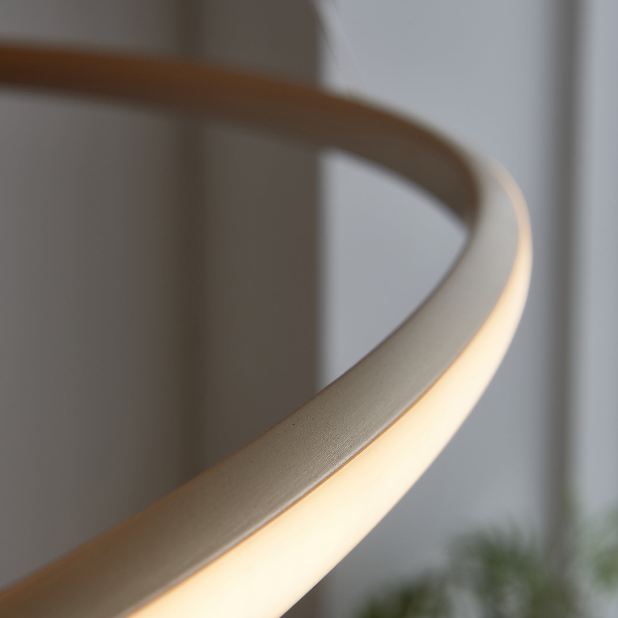 Utopia Ribbon Hoop Pendant - Gold - Extra Large