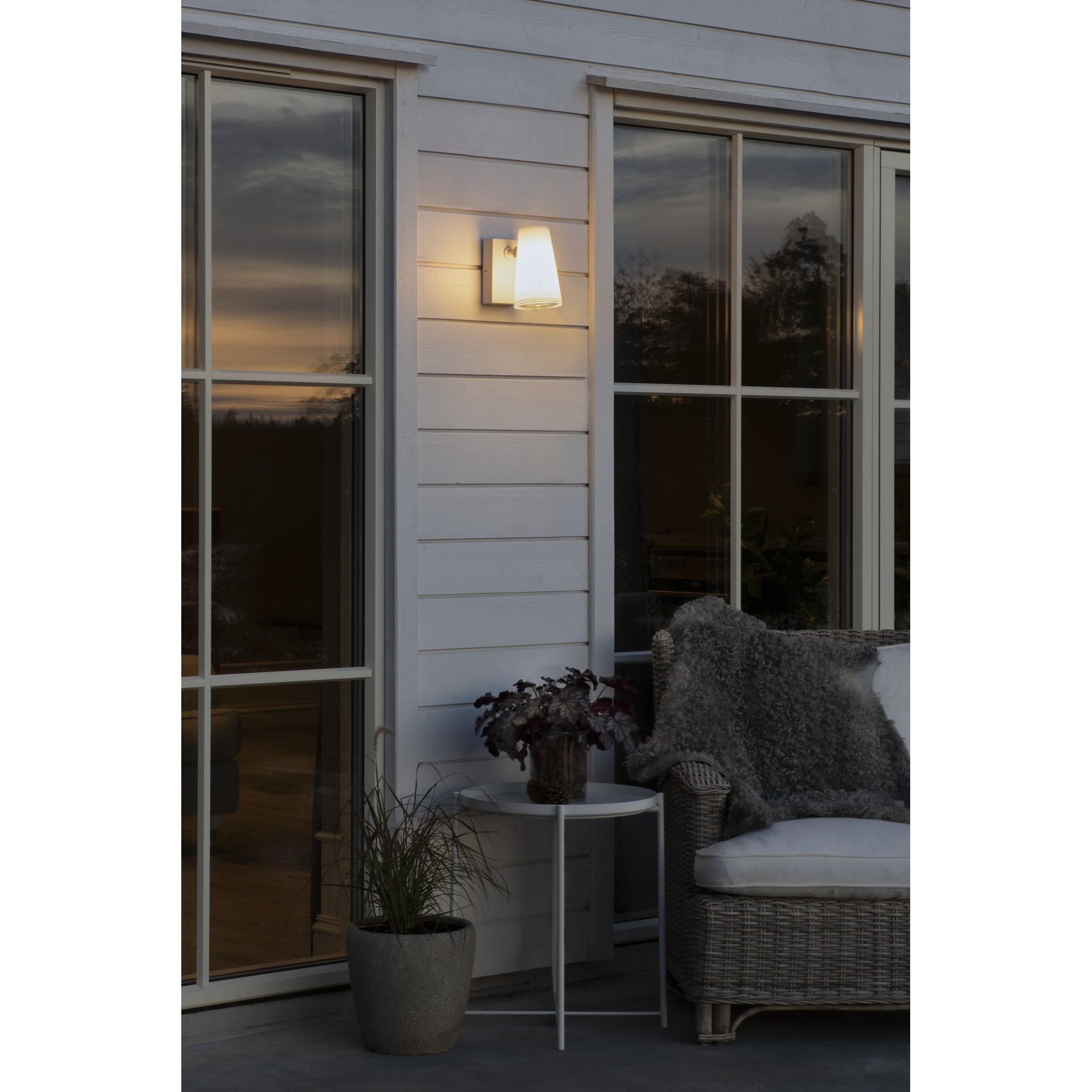 Konstsmide Fano Adjustable Wall Light - Matt White