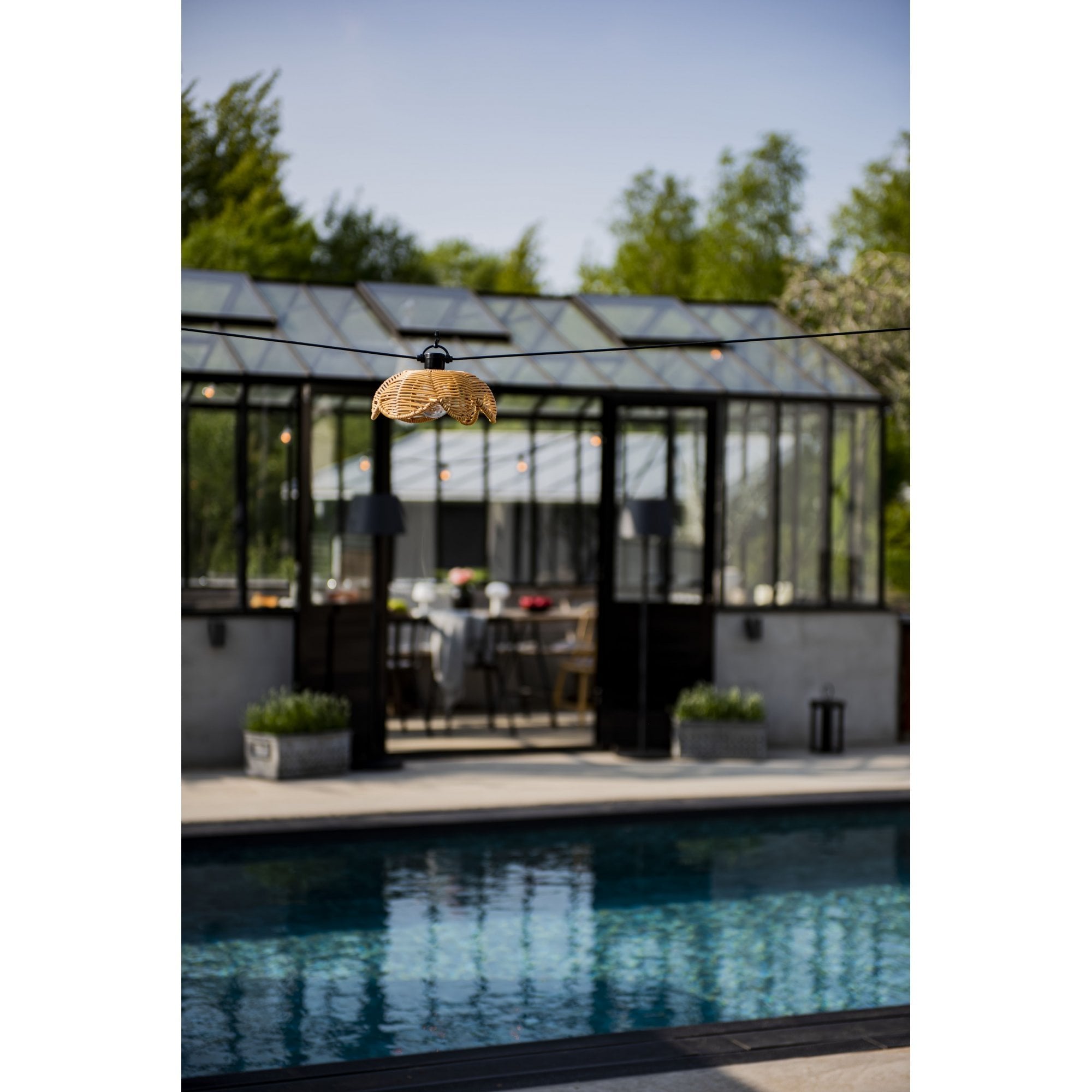 Konstsmide Festoon 9.15m Starter Set - 10 LED Bulbs - 2000K - Natural Flower Shades