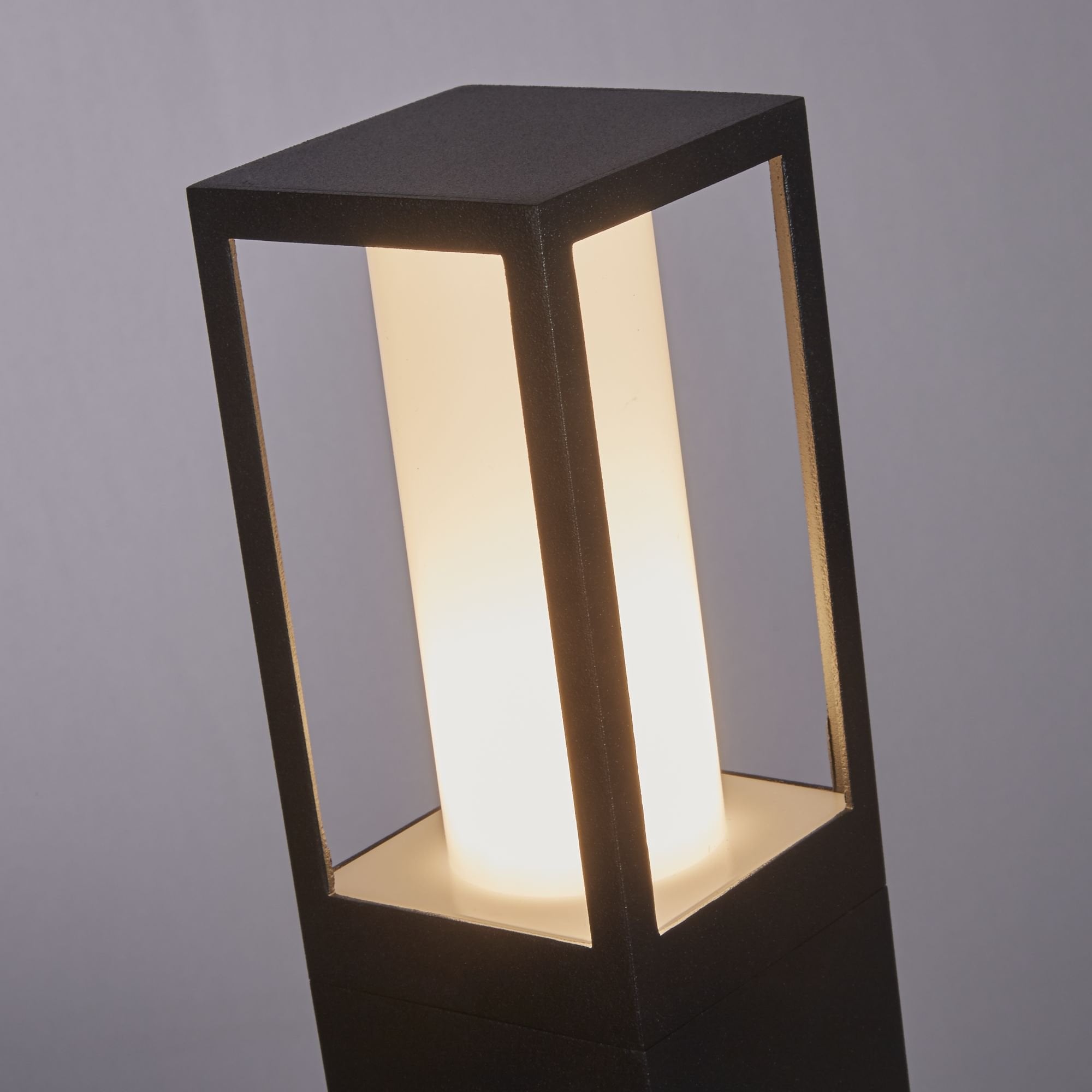 Searchlight Badminton 730mm Outdoor Post - Black & Matt White Polycarbonate