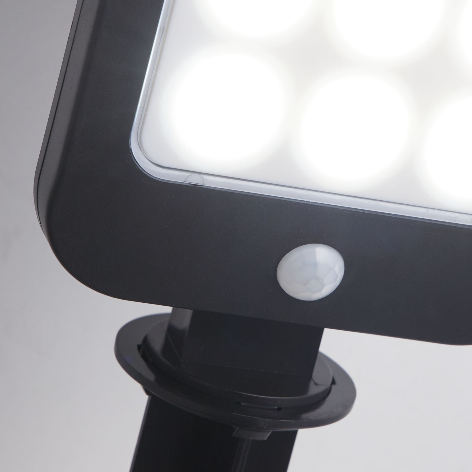 Searchlight Lamport Solar Outdoor Spike with PIR - Black & White Polycarbonate