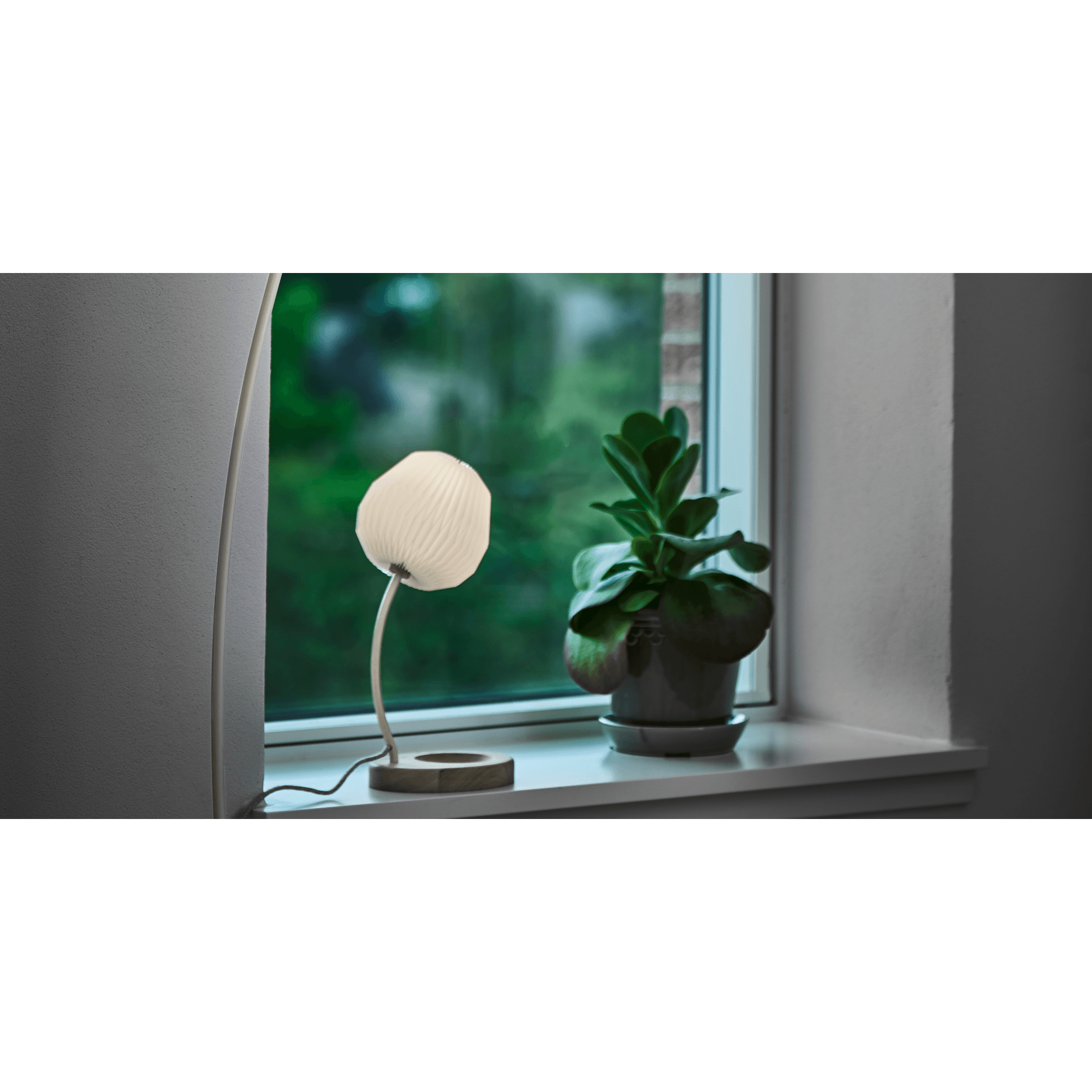 Le Klint 330 Bouquet Table Lamp - Light Oak & White
