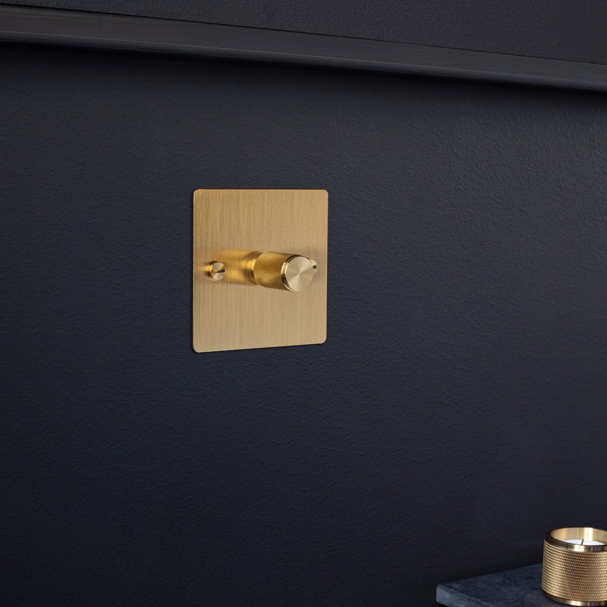 Buster + Punch 1G Dimmer Switch 120W - Brass Back Plate & Cross Knurl Pattern