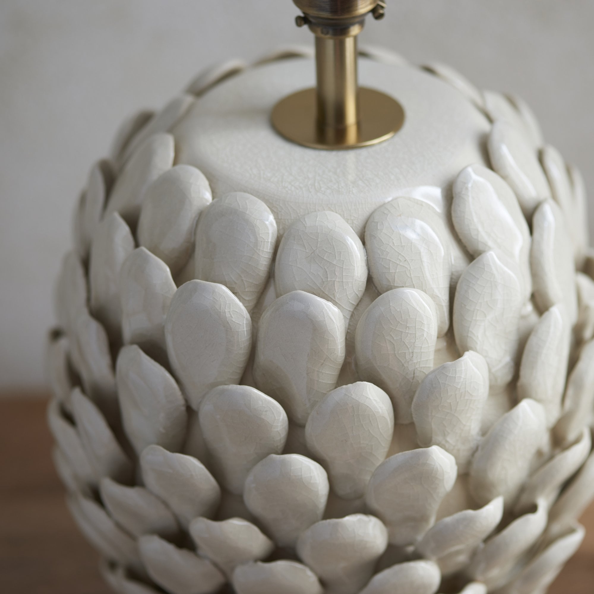 Endon Layered Leaf Single Light Table Lamp - Ivory Crackle Glaze & Brushed Aged Brass Plate