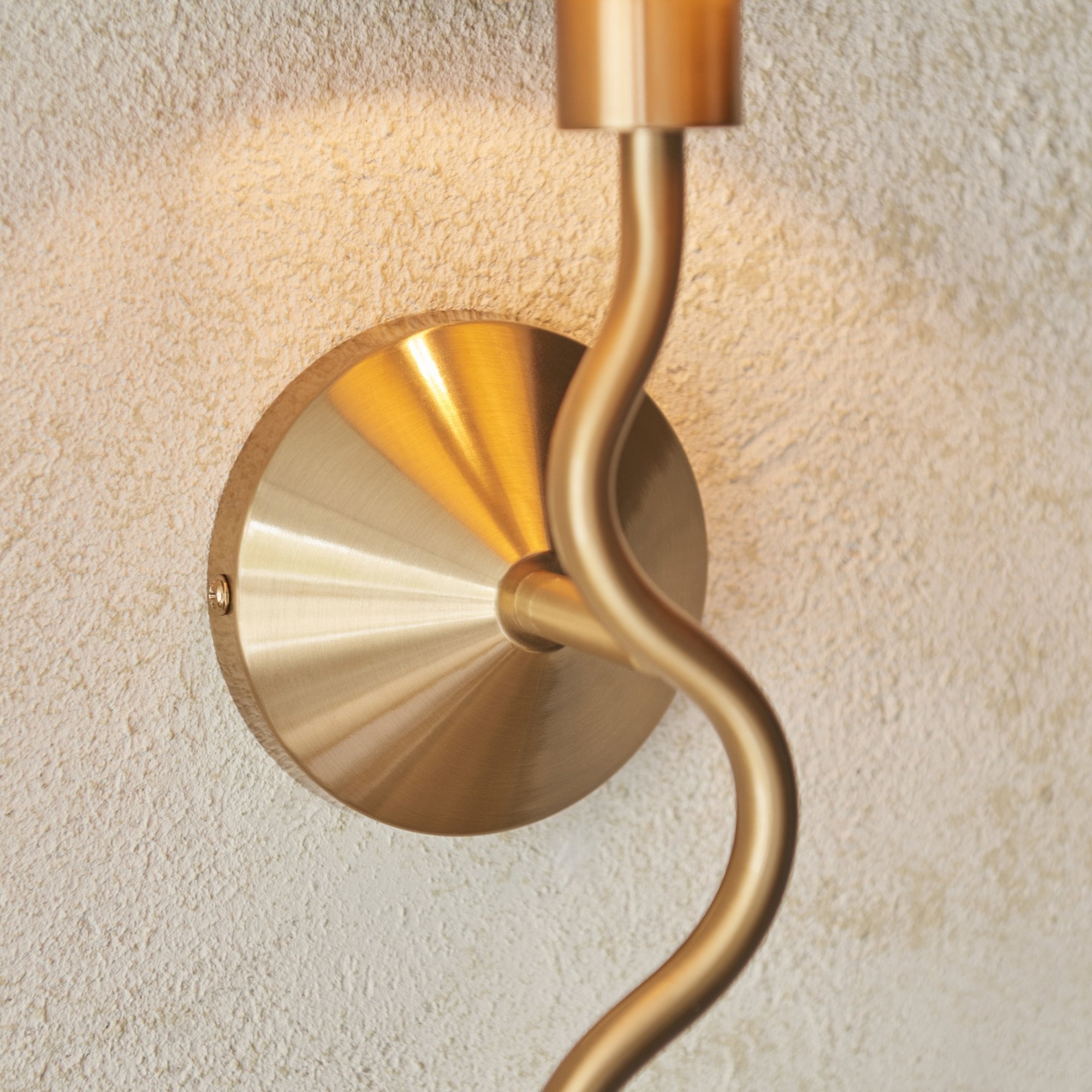 Endon Wriggle Single Light Wall - Brushed Aged Brass Plate & Natural Raffia