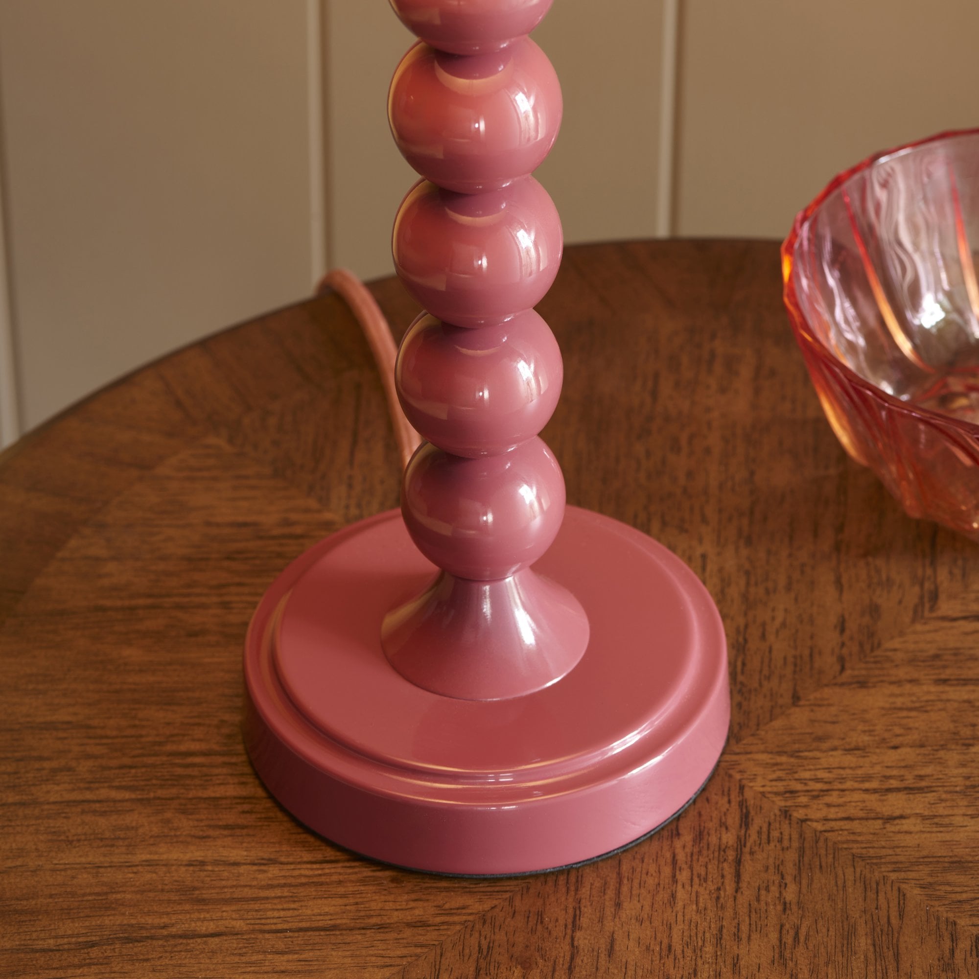 Endon Higgledy Gloss Pink Clay Table Lamp & Zigzag 25cm Pearl Grey Shade