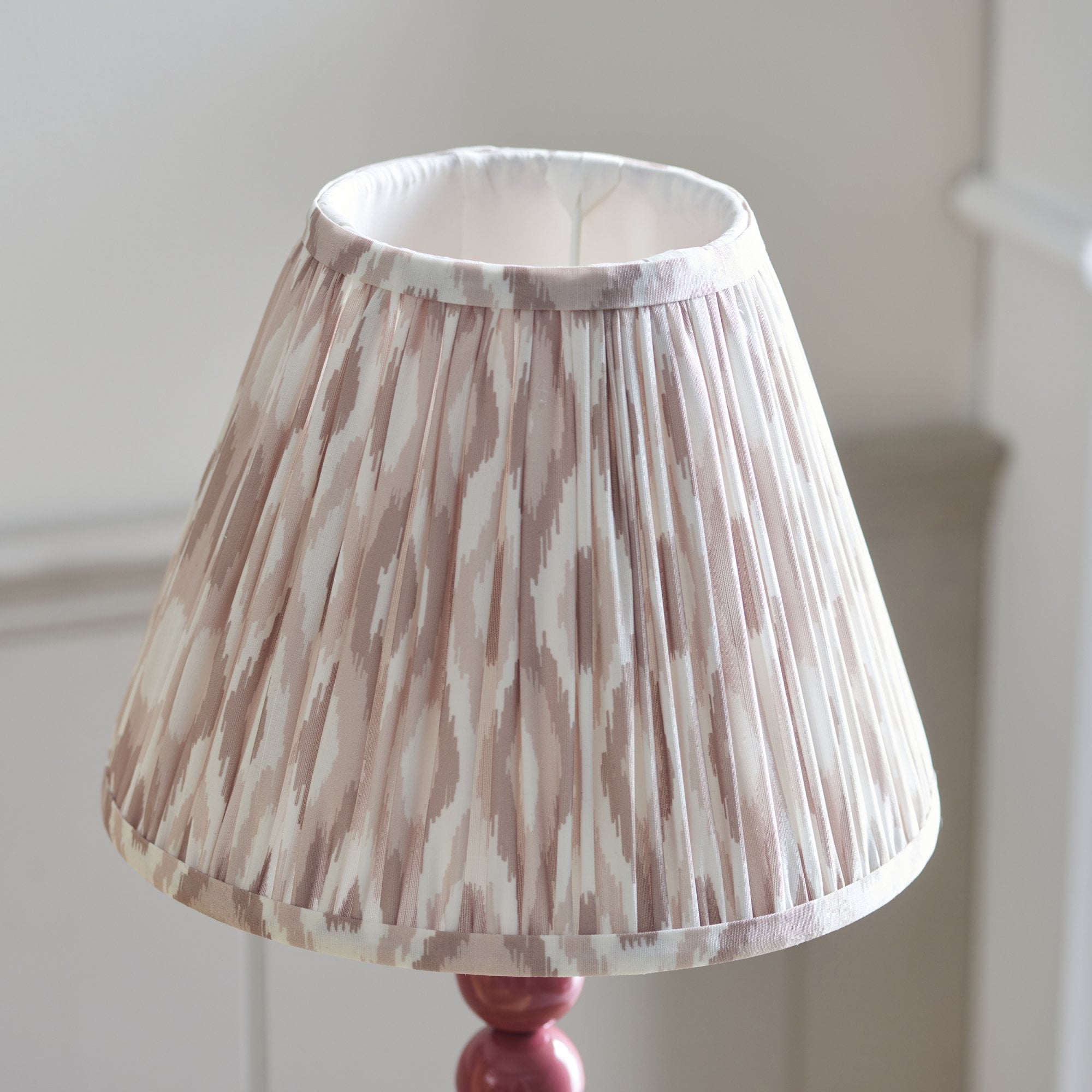 Endon Higgledy Gloss Pink Clay Table Lamp & Ikat 25cm Neutral Shade