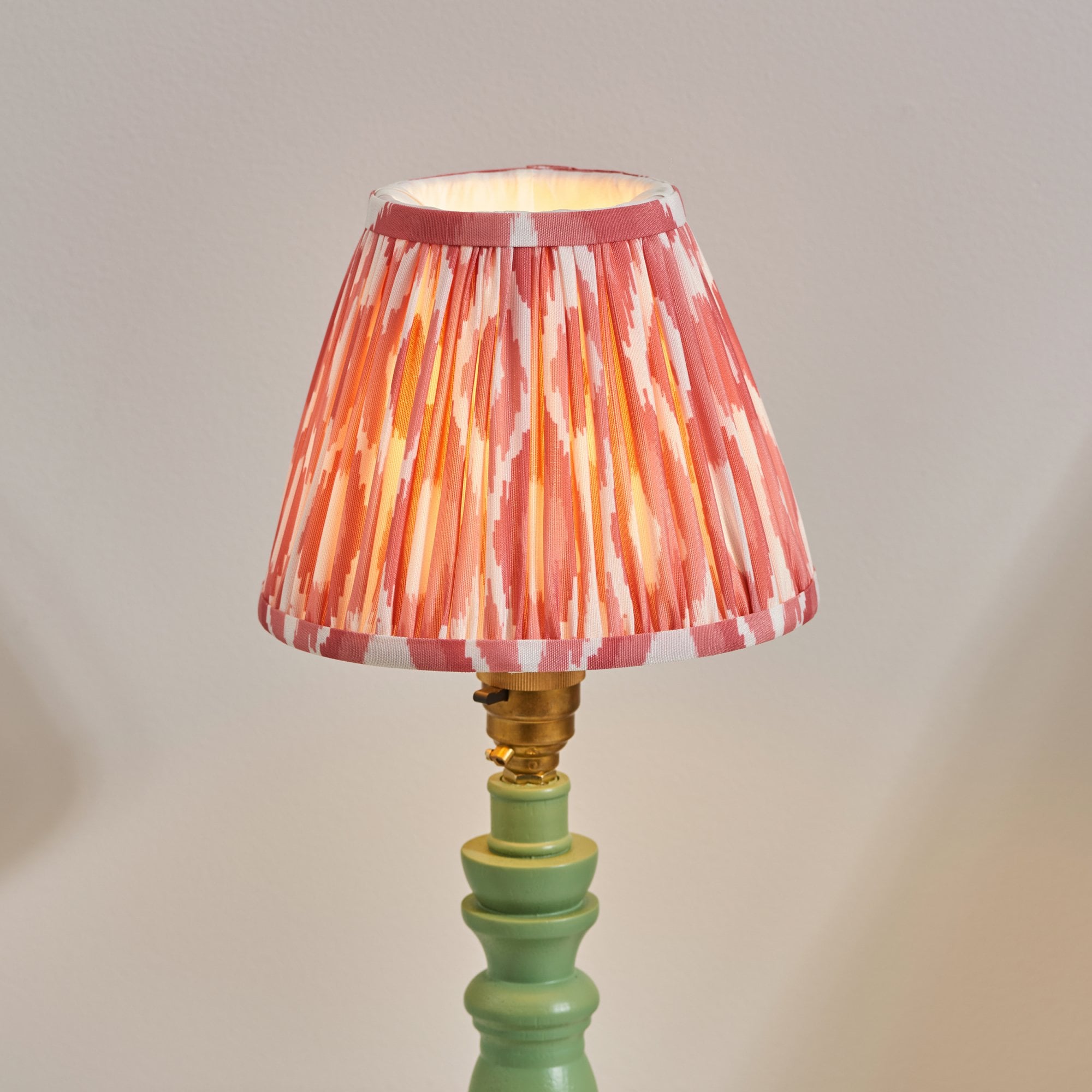 Endon Bibury Satin Cotswold Green Table Lamp & Ikat 16cm Coral Pink Shade