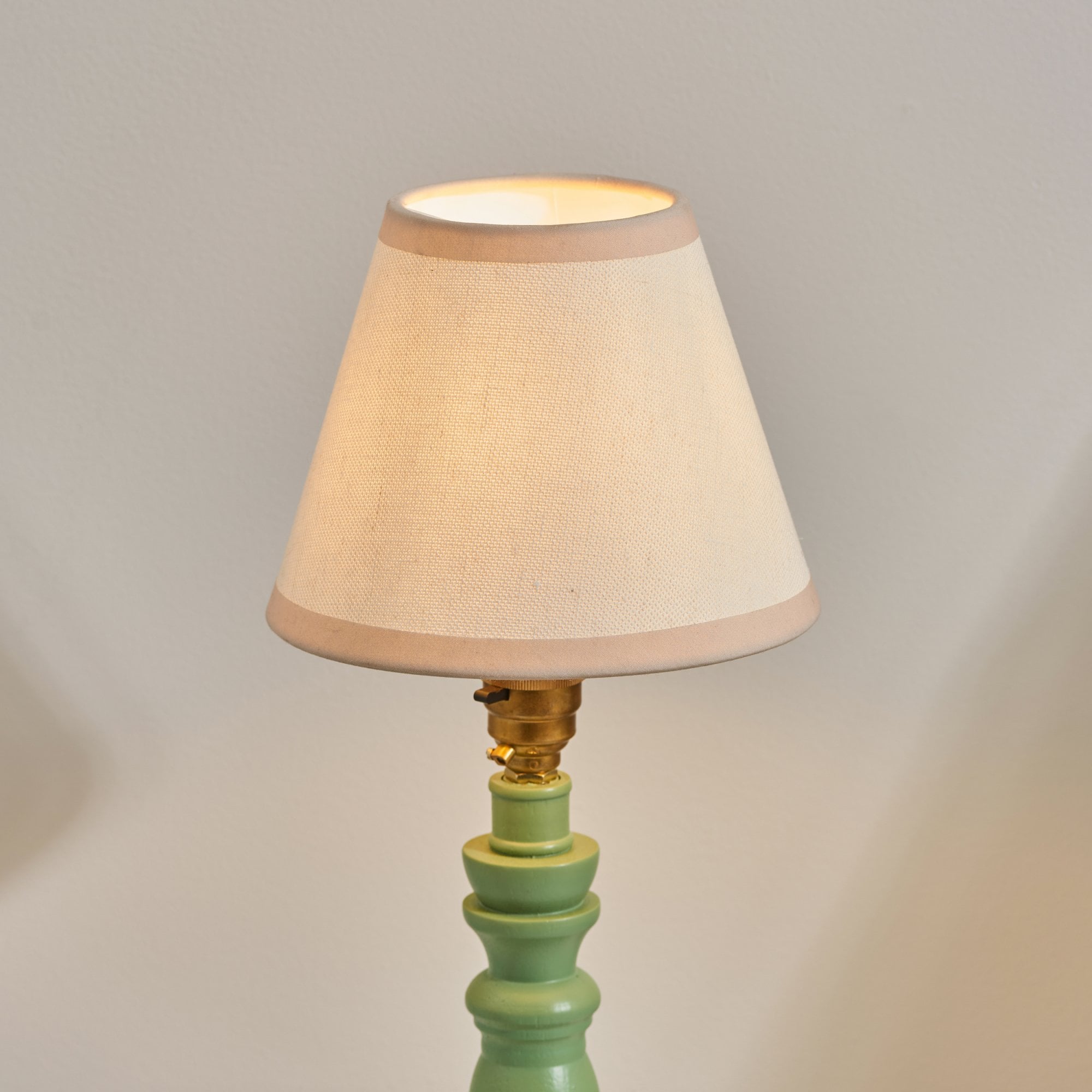 Endon Bibury Satin Cotswold Green Table Lamp & Ivy 16cm Vintage White Shade