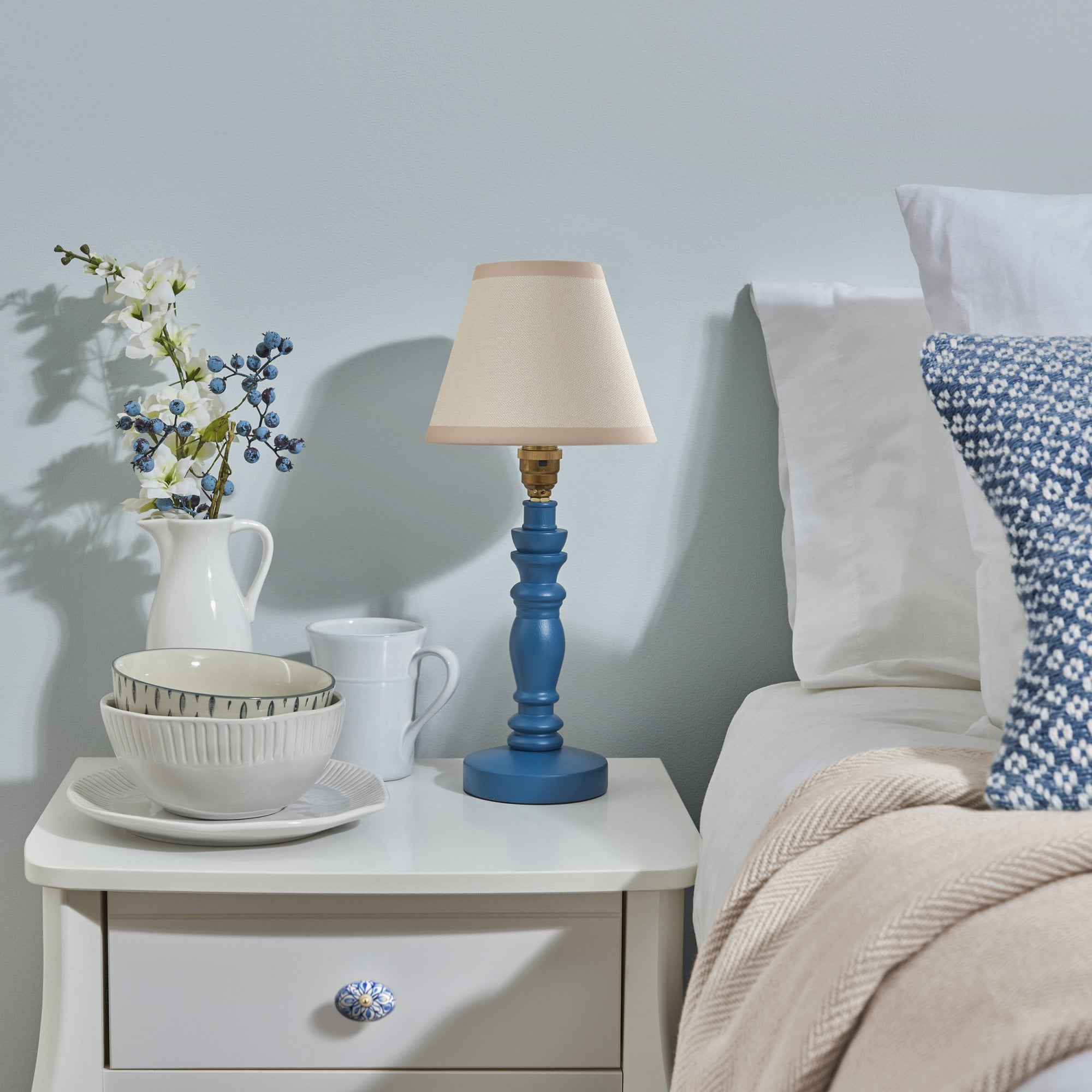 Endon Bibury Satin Marlin Blue Table Lamp & Ivy 16cm Vintage White Shade