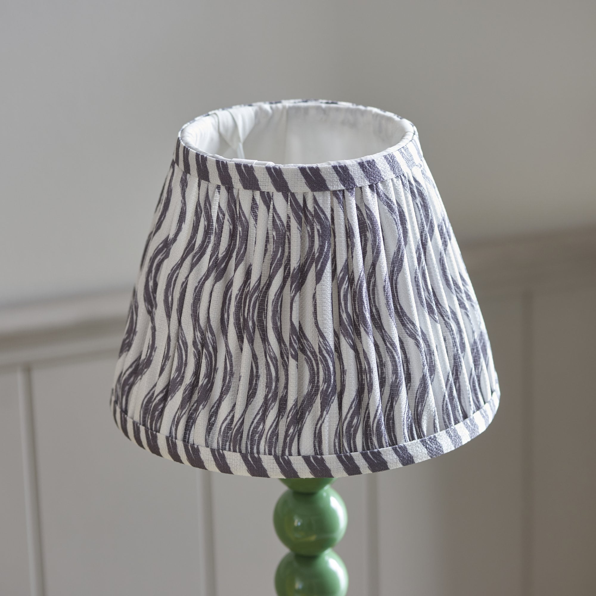 Endon Higgledy Gloss Cotswold Green Table Lamp & Ripple 20cm Pearl Grey Shade