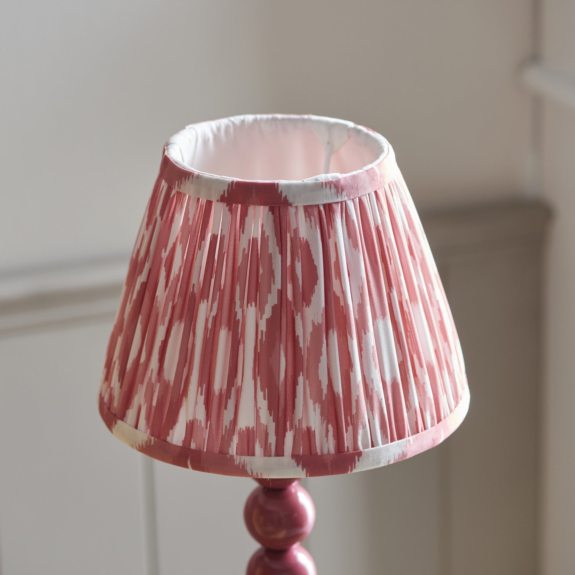 Endon Higgledy Gloss Pink Clay Table Lamp & Ikat 20cm Coral Pink Shade