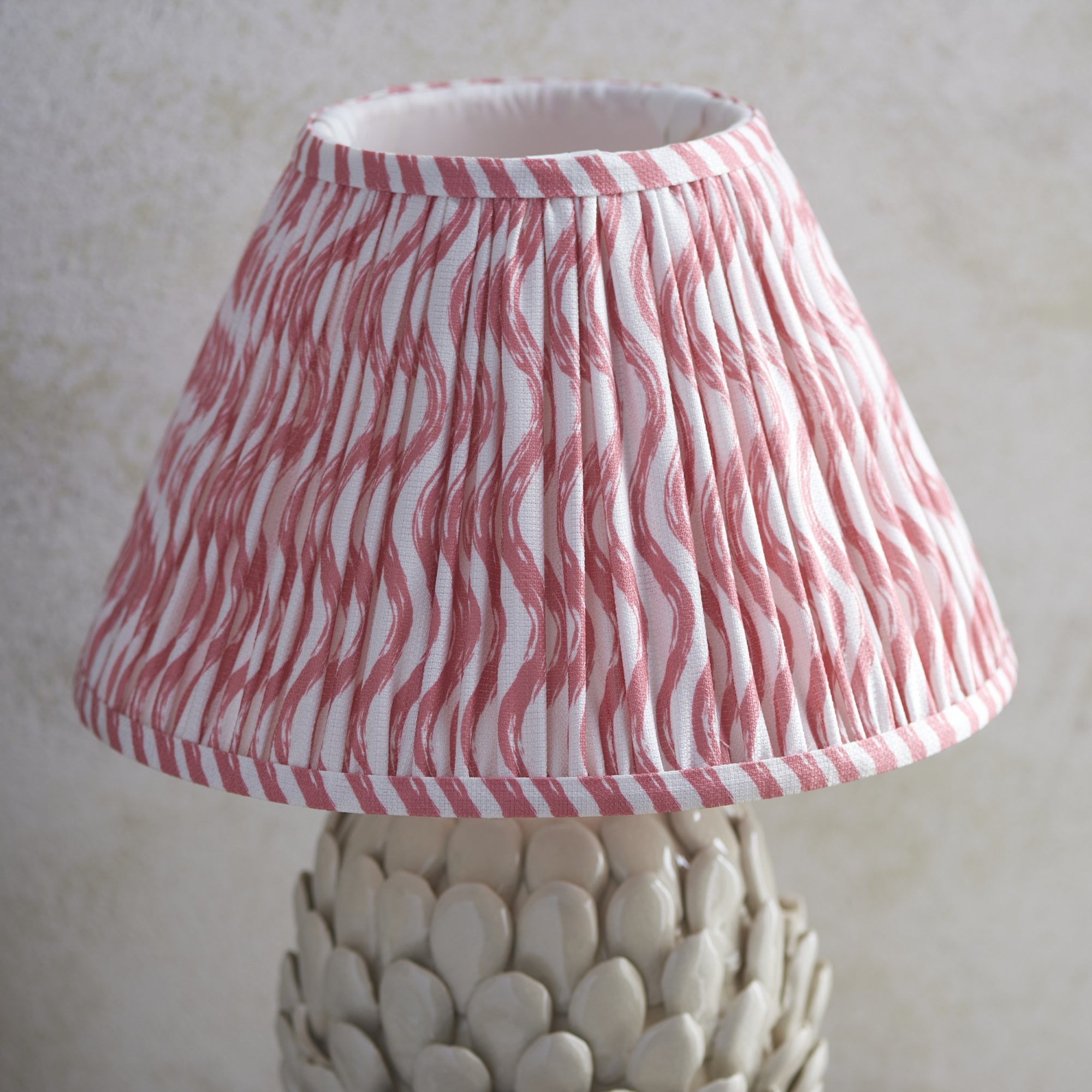 Endon Layered Leaf Ivory Crackle Glaze Ceramic Table Lamp & Ripple 30cm Coral Pink Shade