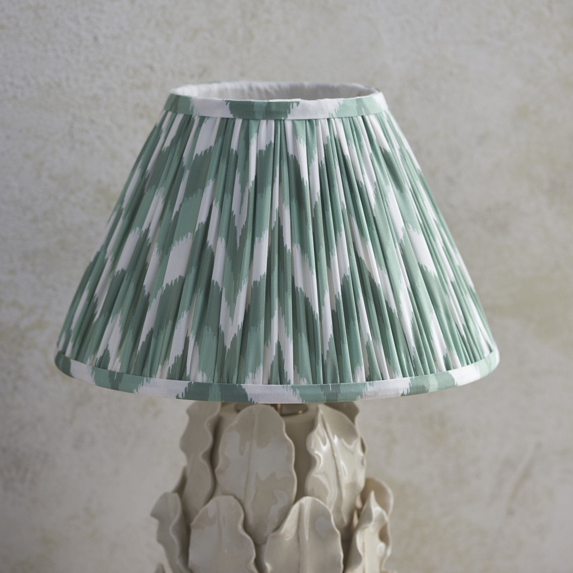 Endon Layered Decorative Leaf Ivory Crackle Glaze Ceramic Table Lamp & Zigzag 30cm Cotswold Green Shade