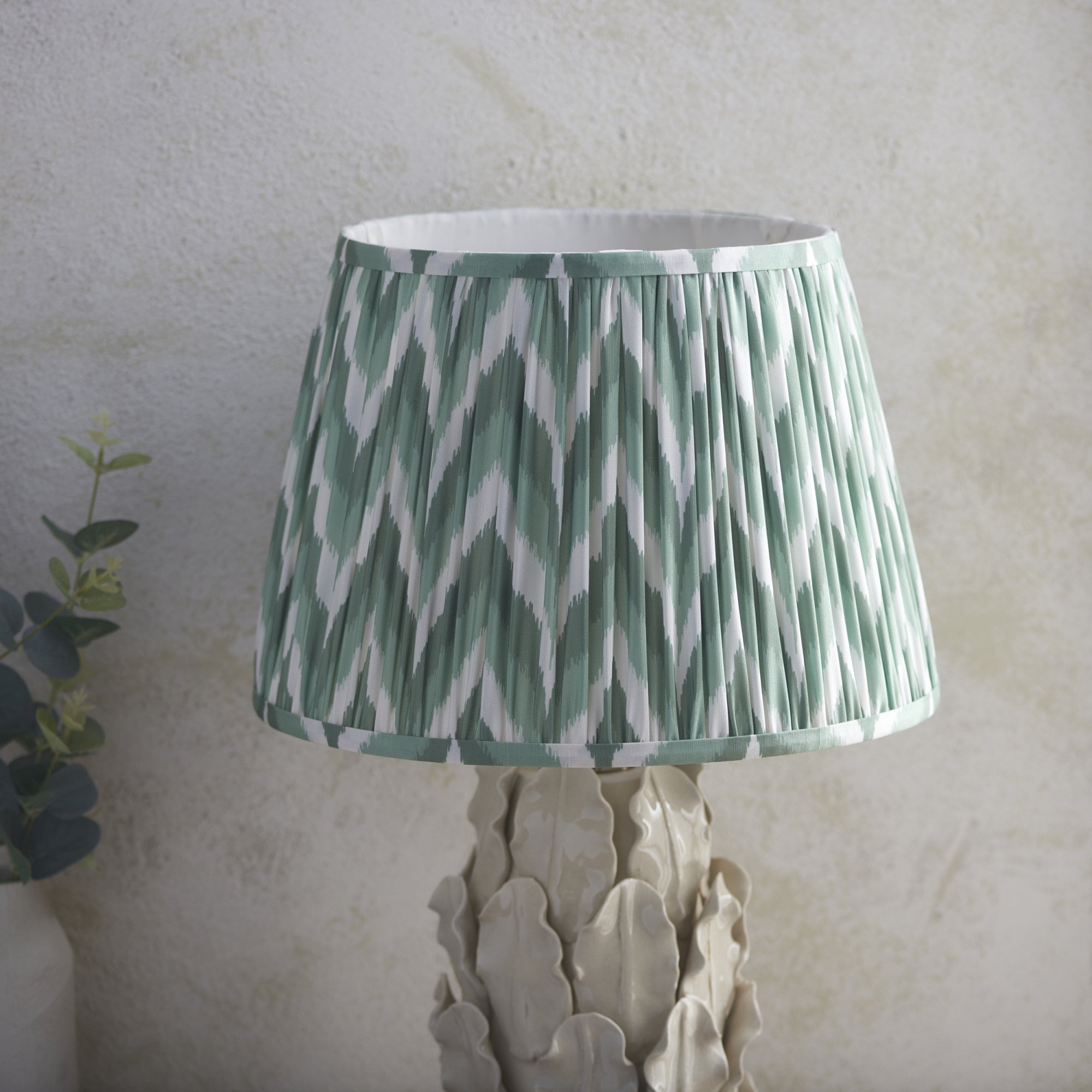 Endon Layered Decorative Leaf Ivory Crackle Glaze Ceramic Table Lamp & Zigzag 35cm Cotswold Green Shade