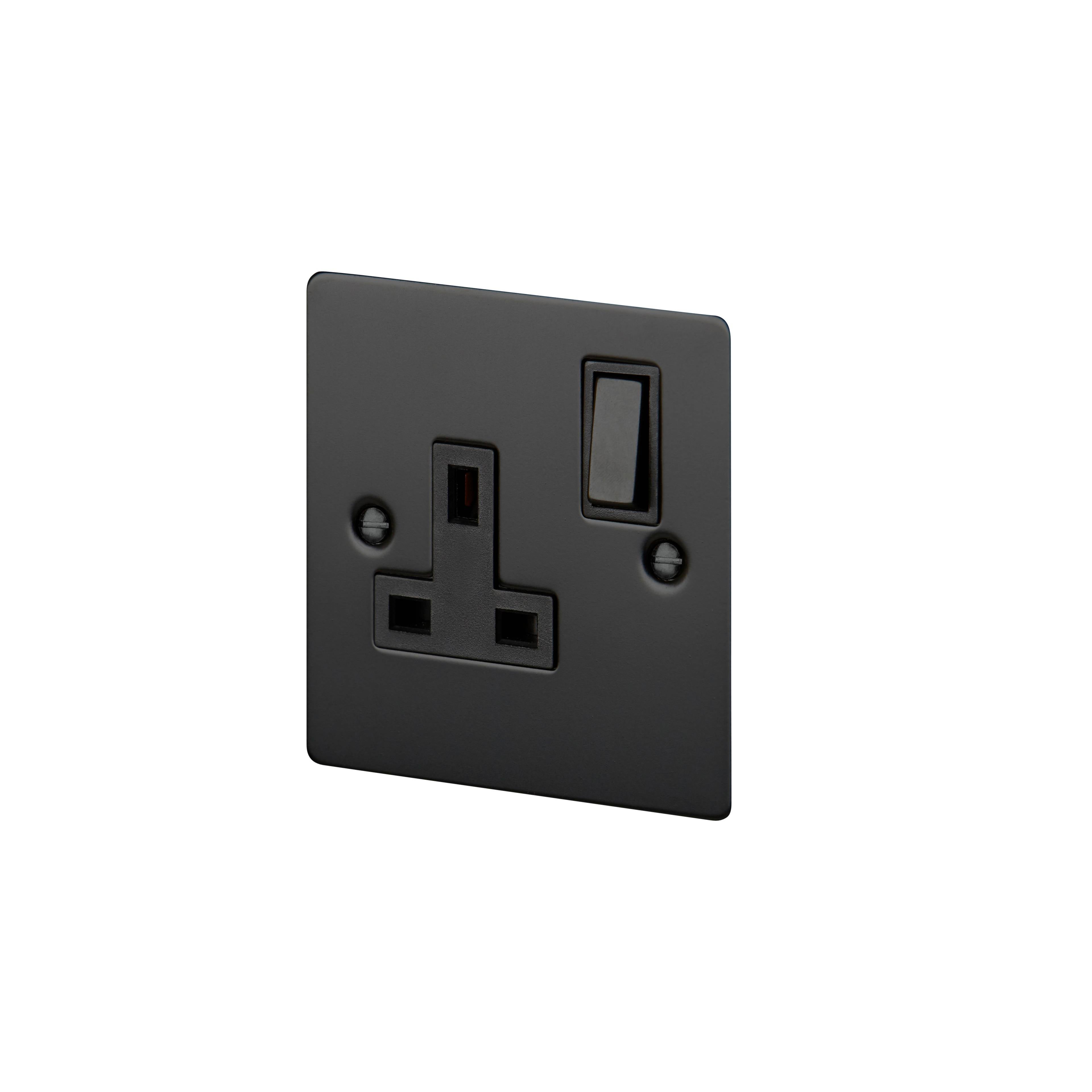 Buster + Punch 1G UK Plug Socket