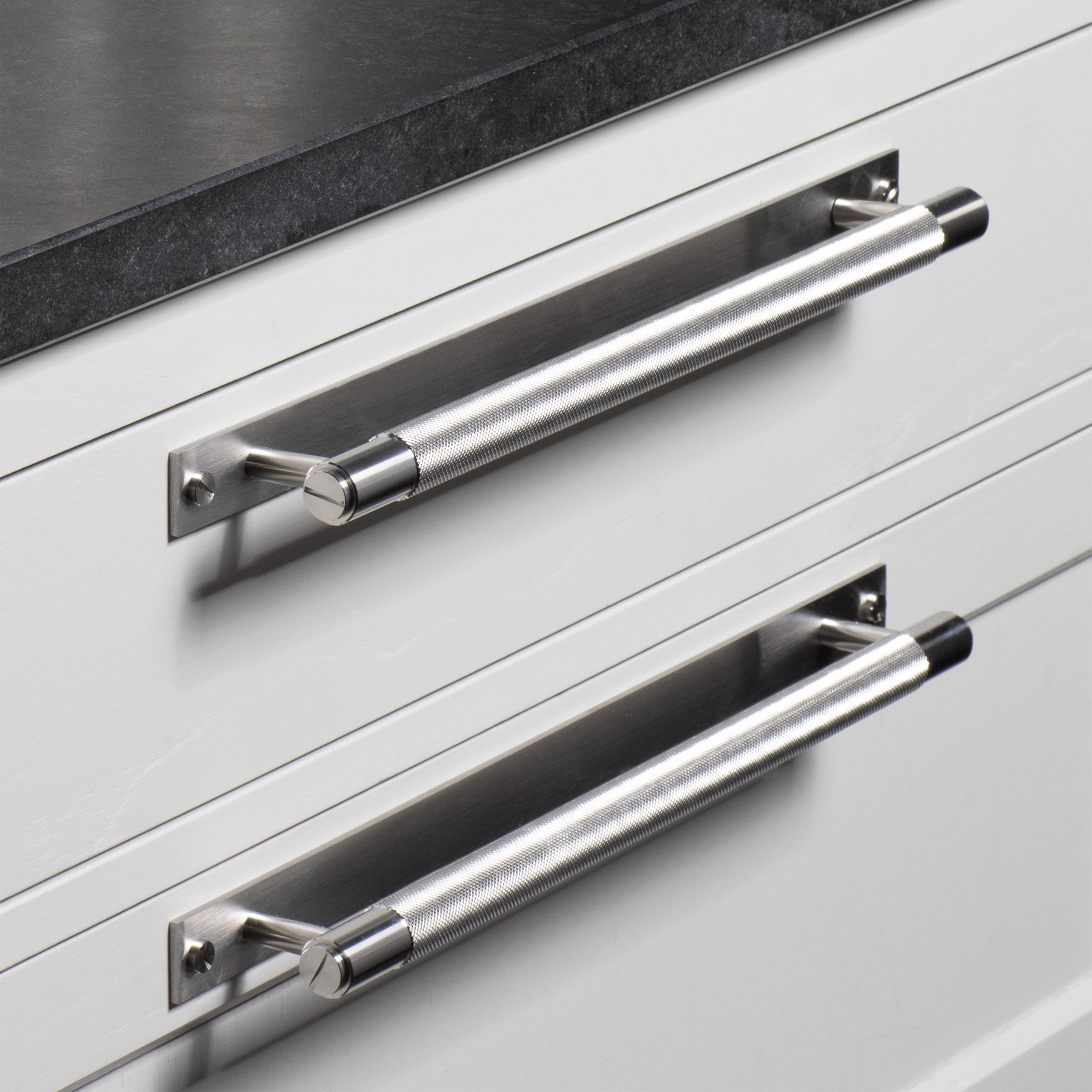 Buster + Punch Pull Bar - Plate - Cross Knurl - Medium