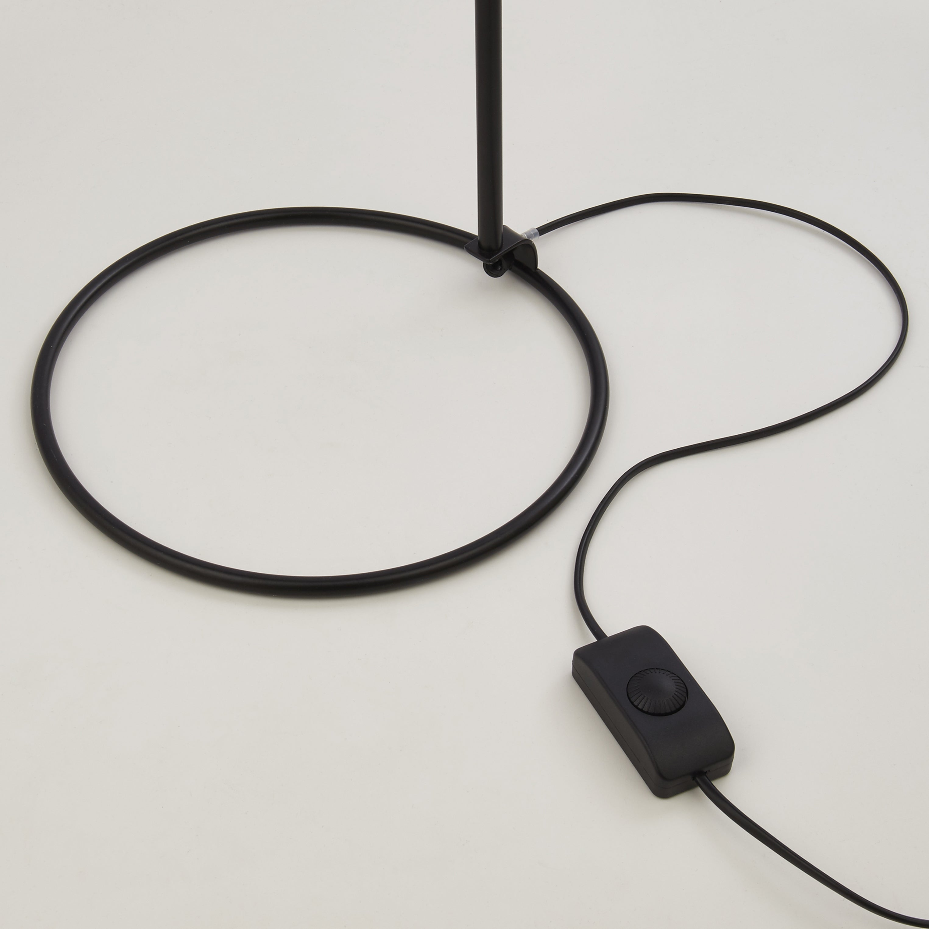 Searchlight Dawber Floor Lamp - Black