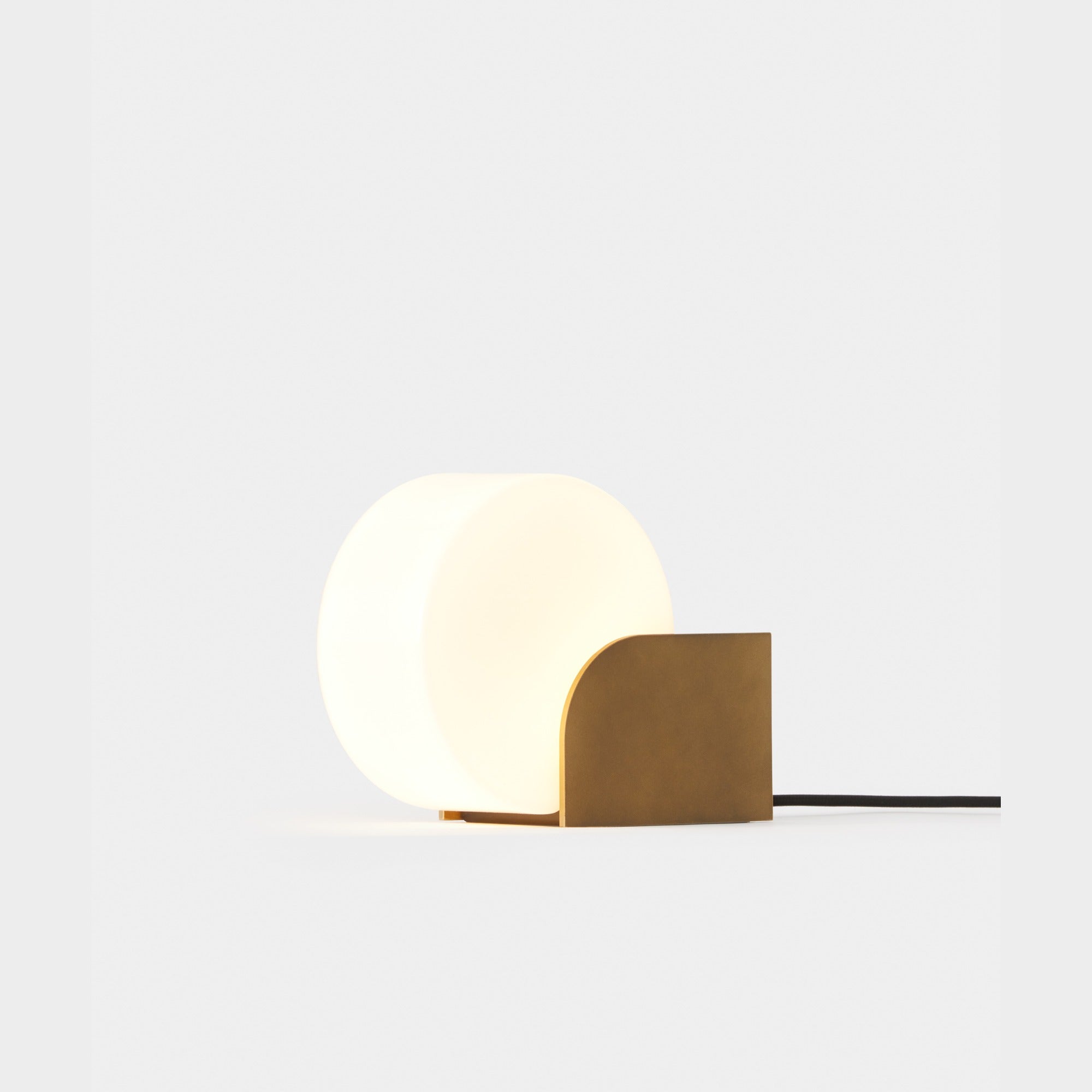 TOOY Stilla Table Lamp