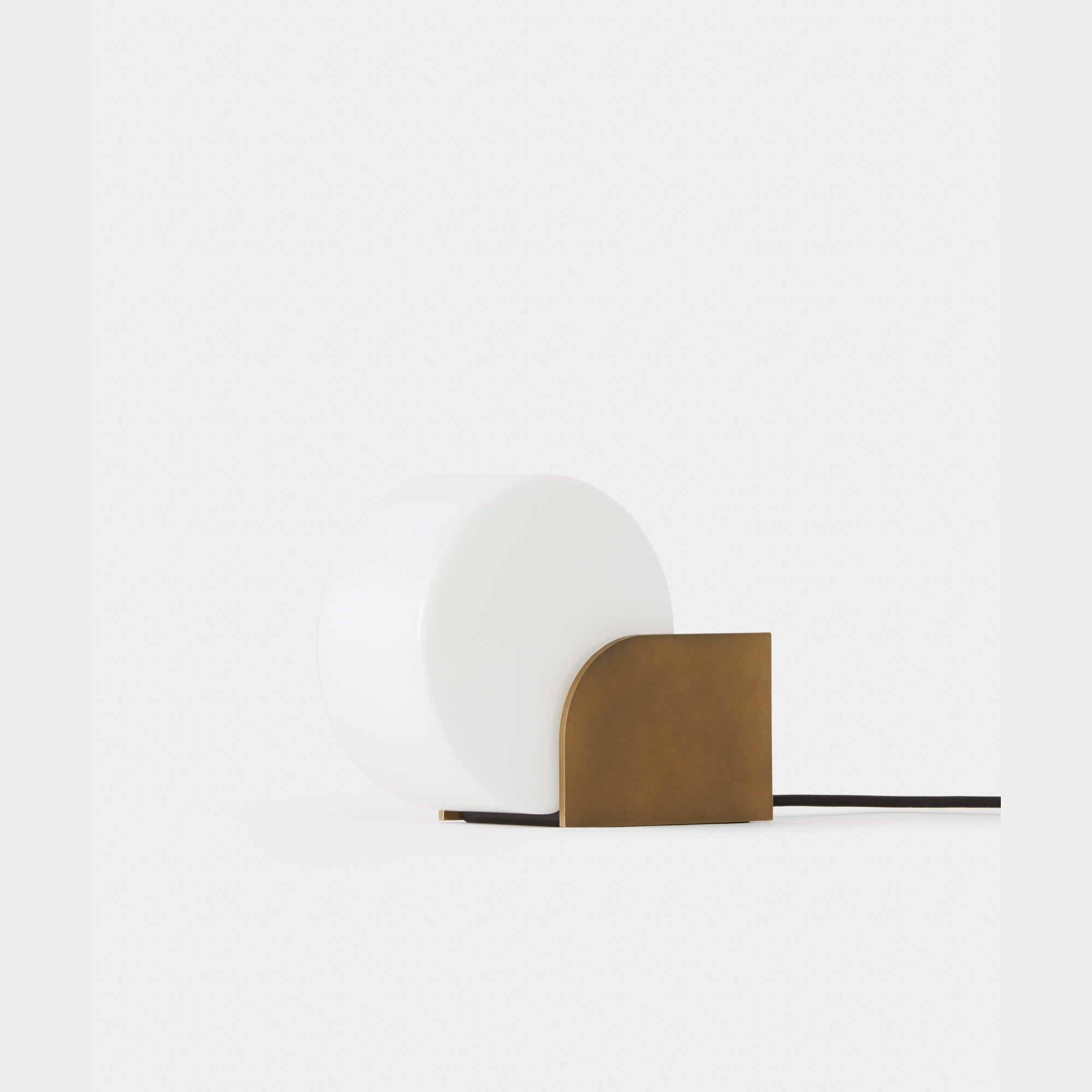 TOOY Stilla Table Lamp