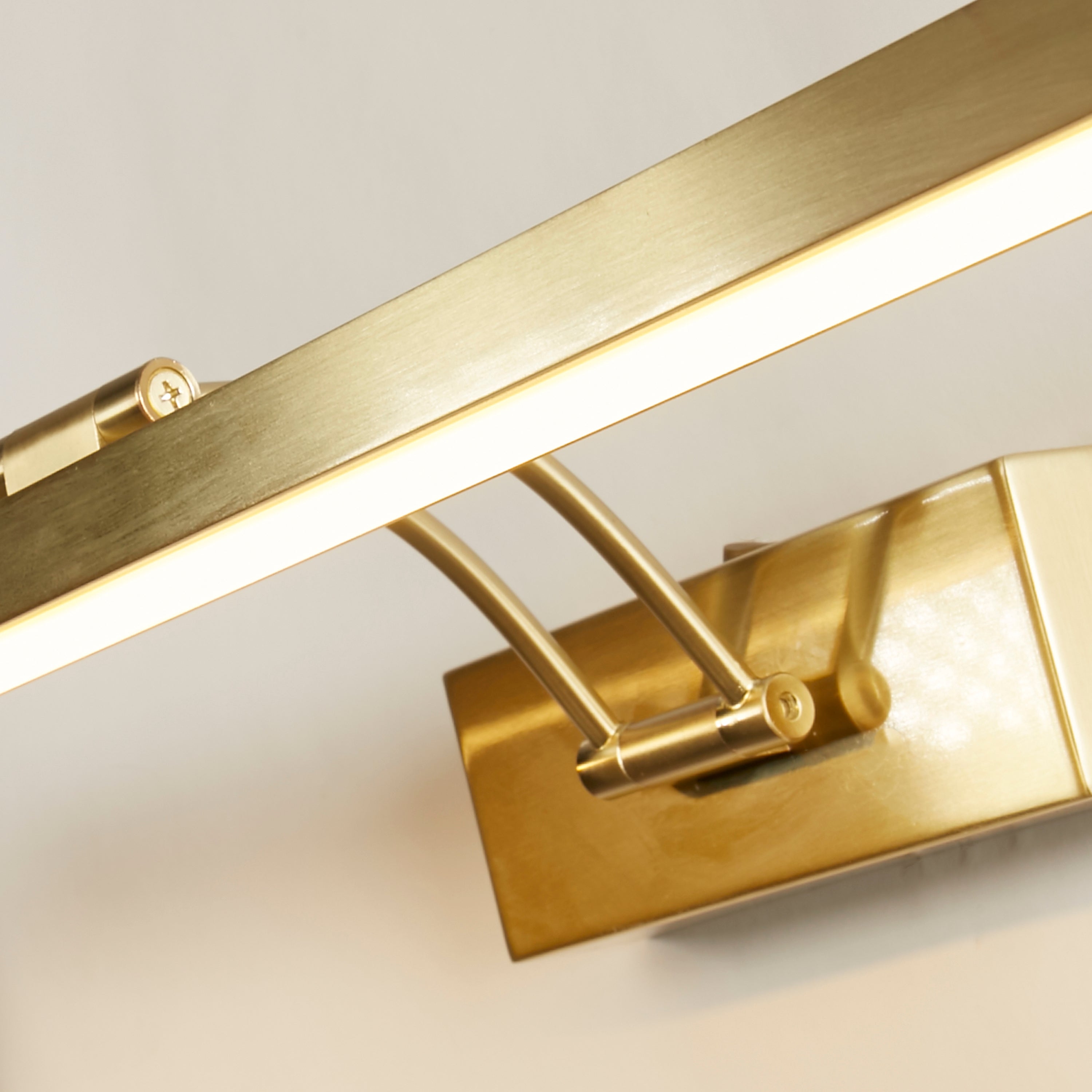 Searchlight Raleigh 605mm Picture Light - Satin Brass