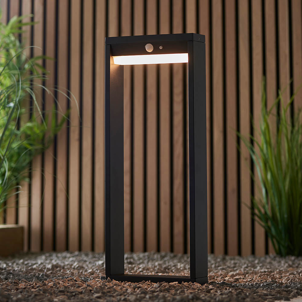 Endon Dannah Single Light Post Light - Photocell And PIR - Solar - Textured Black & White Pc