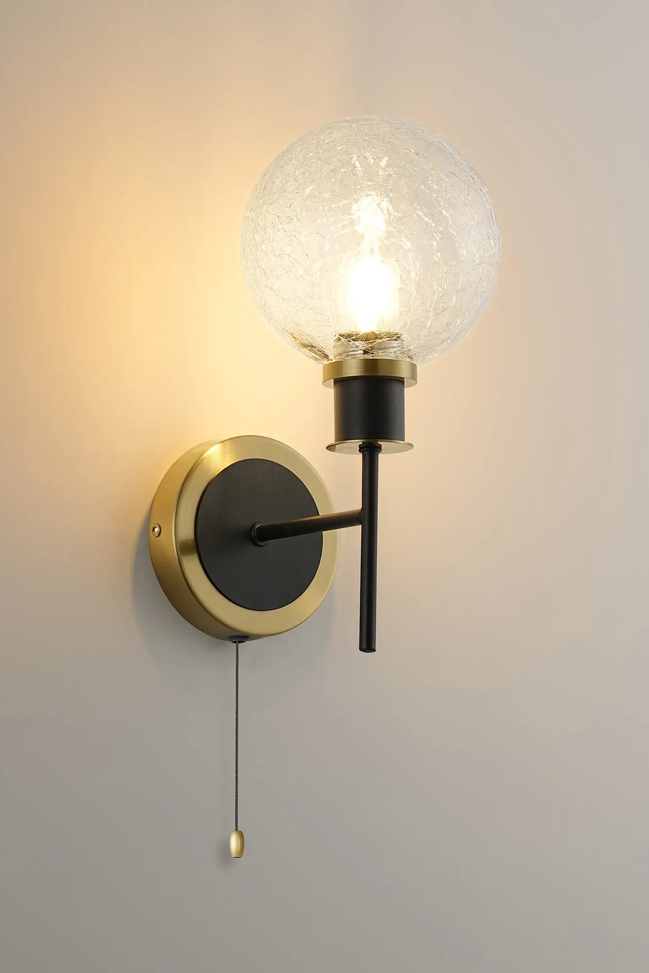 Sycamore Switched Wall Light with 15cm Round Crackled Glass Shade - Brass, Clear & Satin Black
