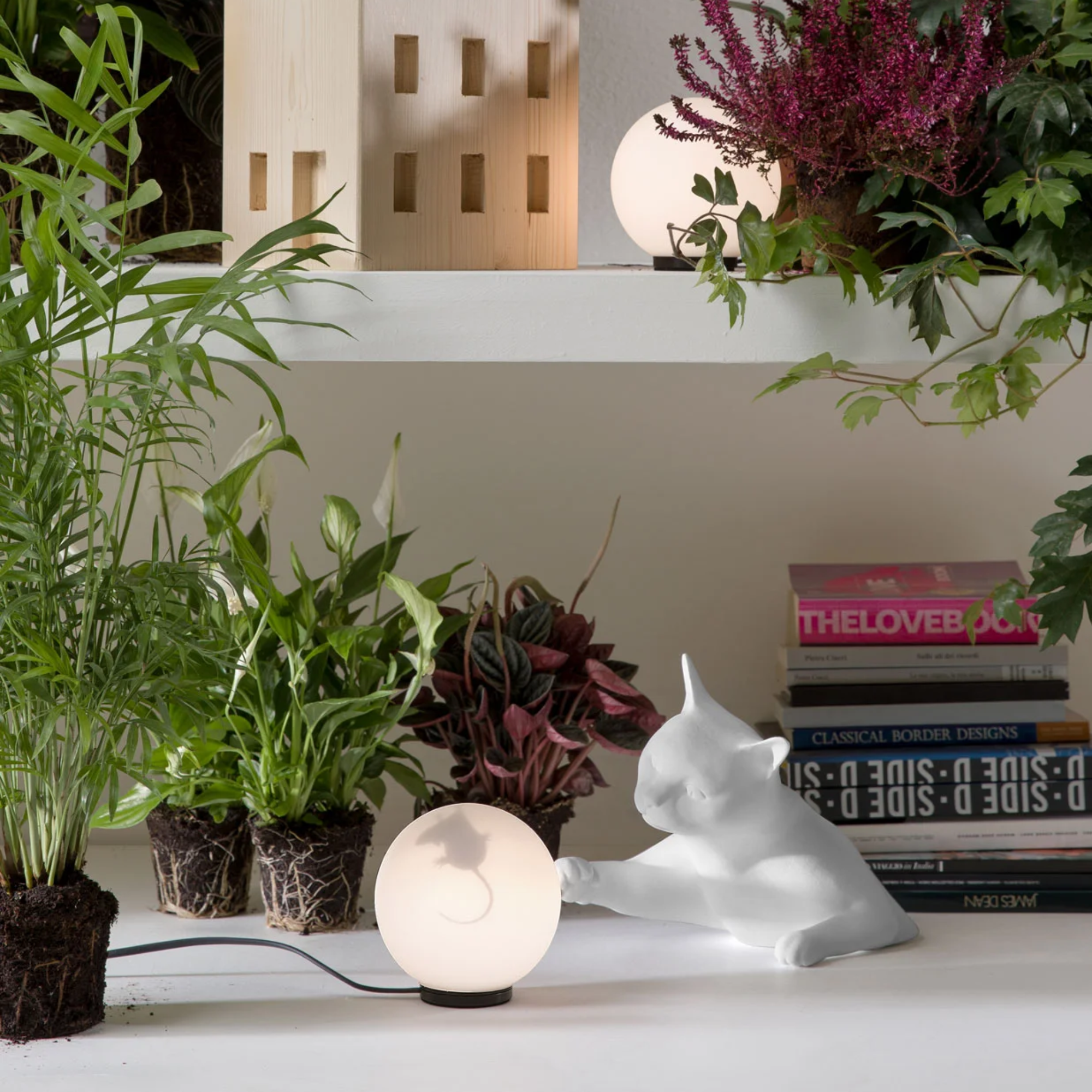 Karman Maoo Cat Table Lamp - Matt White