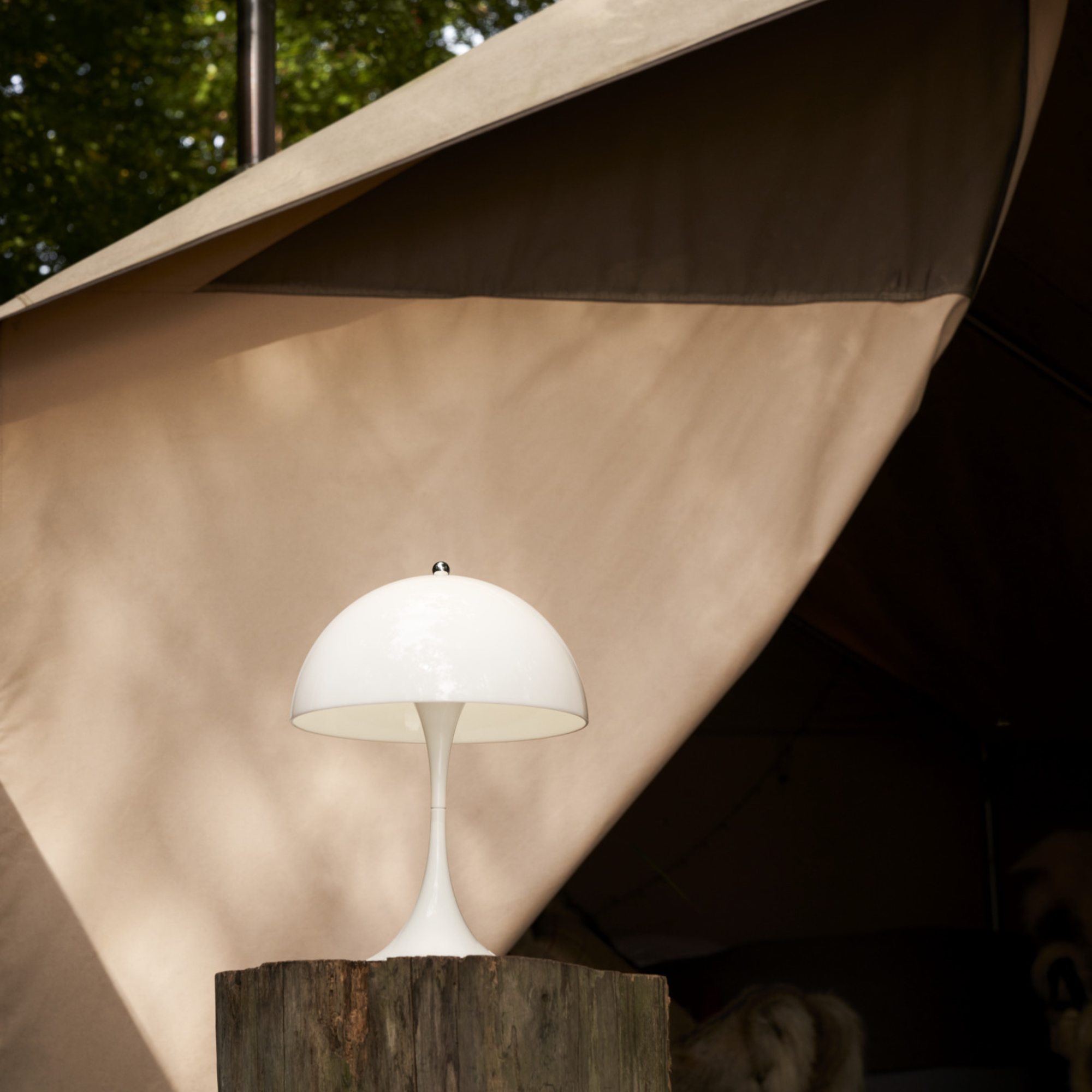 Louis Poulsen Panthella 250 Portable Table Lamp - Opal Finishes