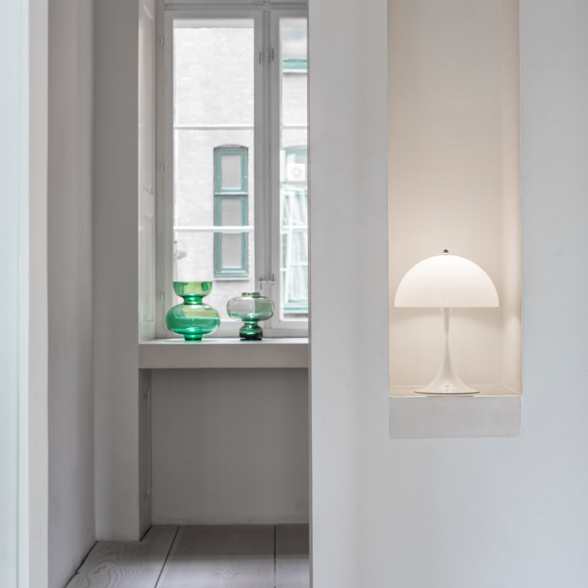 Louis Poulsen Panthella 250 Portable Table Lamp - Opal Finishes