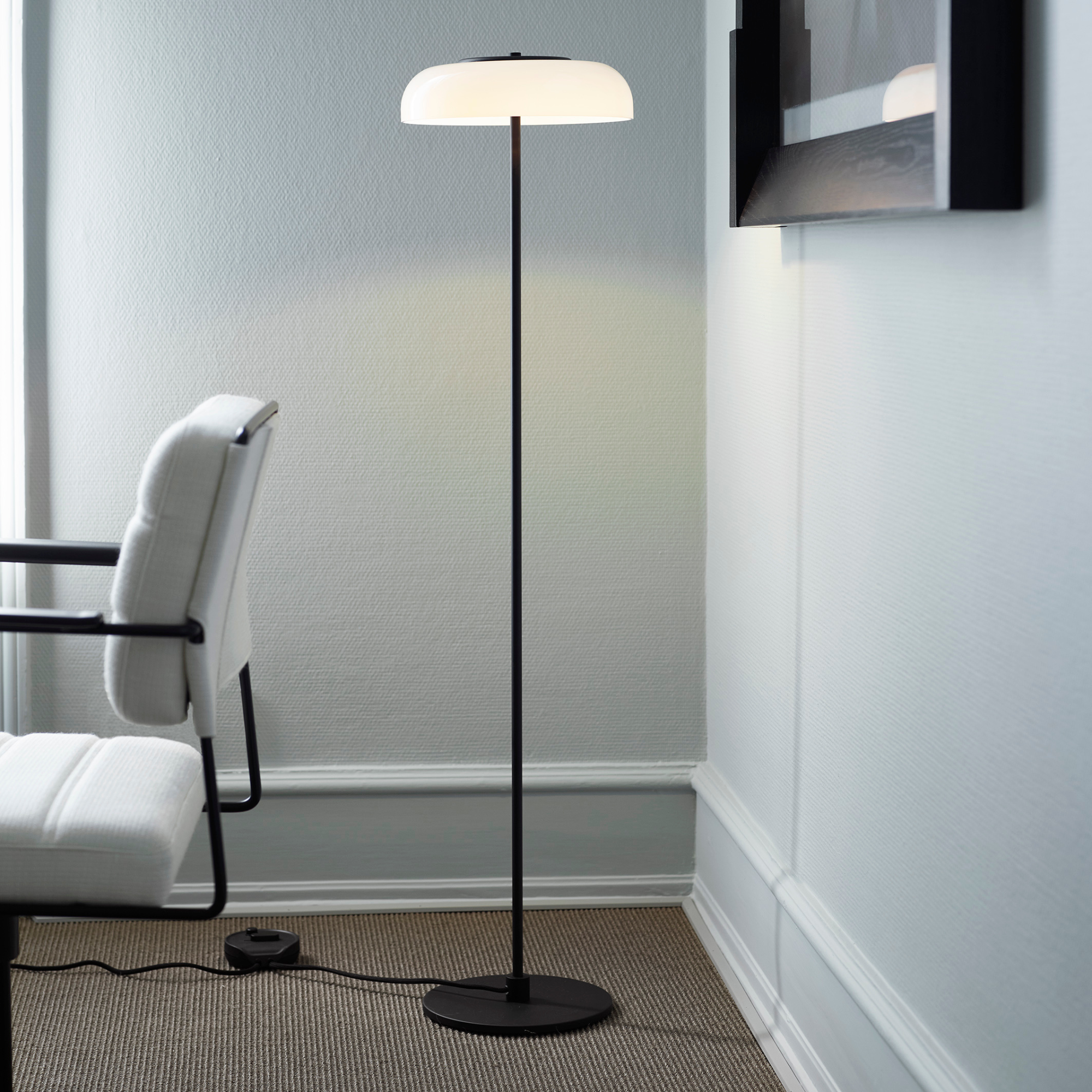 Nuura Blossi Floor Lamp - Black & Opal Glass